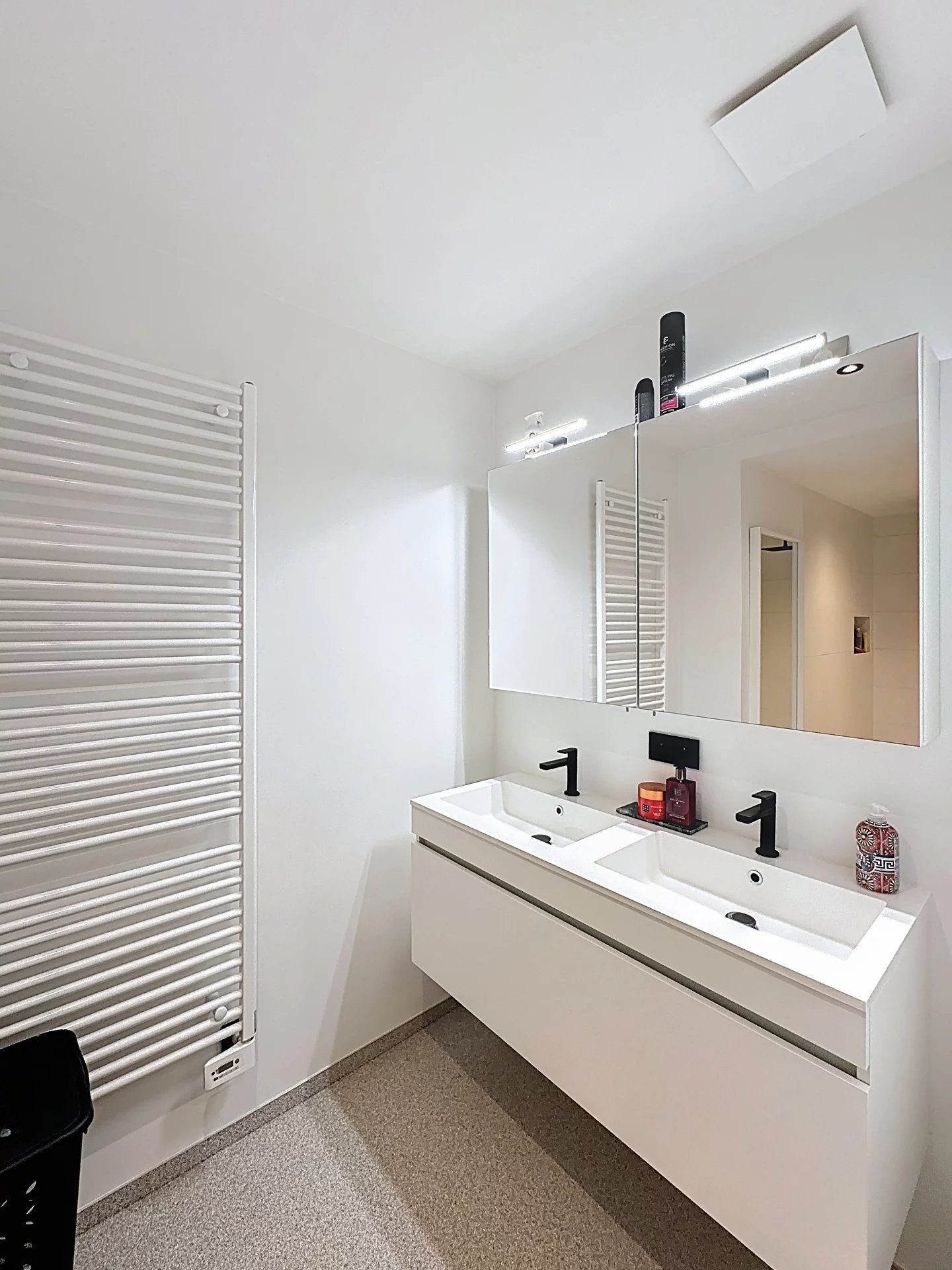Modern dakappartement met 2 terrassen, prachtig uitzicht en luxueuze afwerking. foto 14