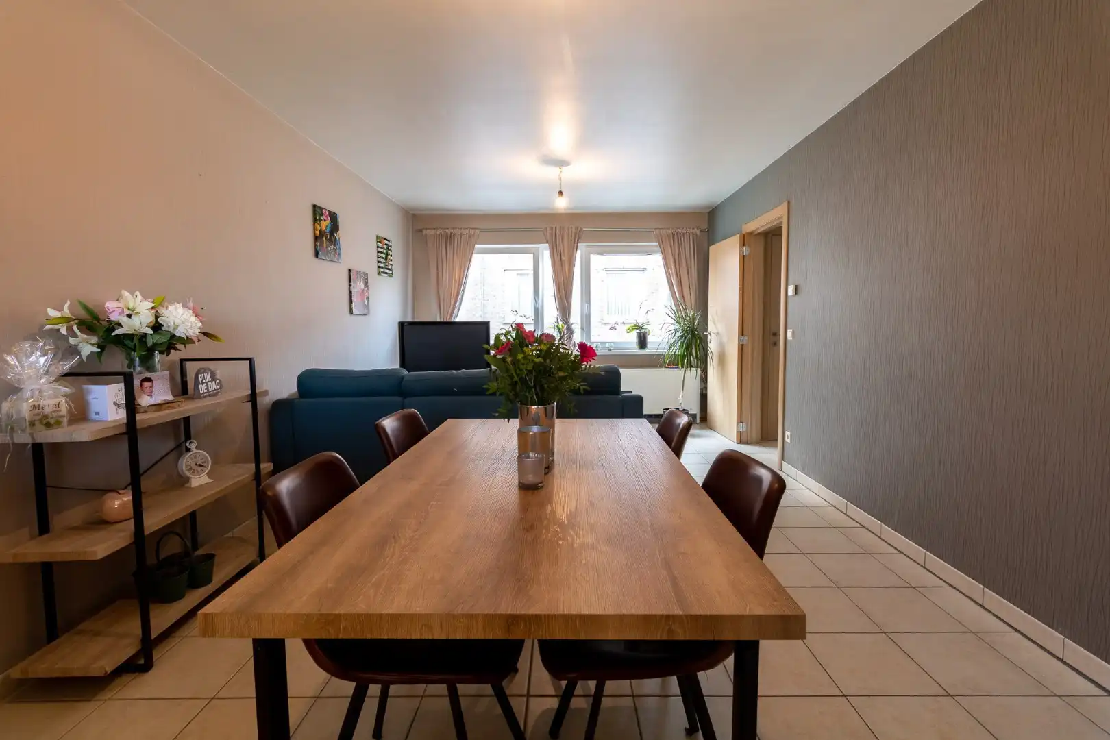 Ruim duplex appartement met zonnig terras in centrum Koekelare  foto 3