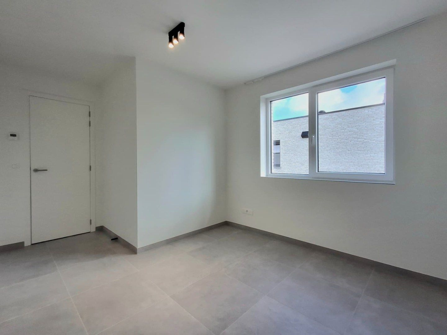 RUSTIG GELEGEN NIEUWBOUWWONING MET LUXE-AFWERKING | CARPORT | TUIN & 3 SLPKS IN HARTJE DENTERGEM foto 10