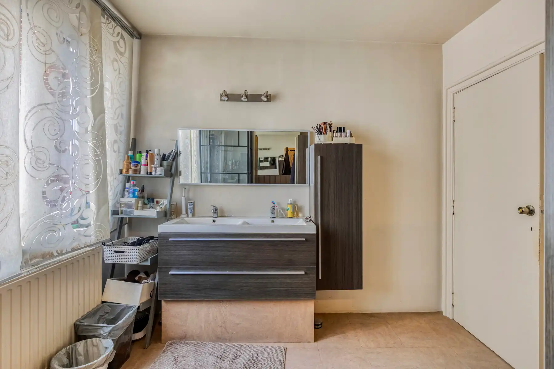 Handelsgelijkvloers met bovenliggende woonst! foto 26