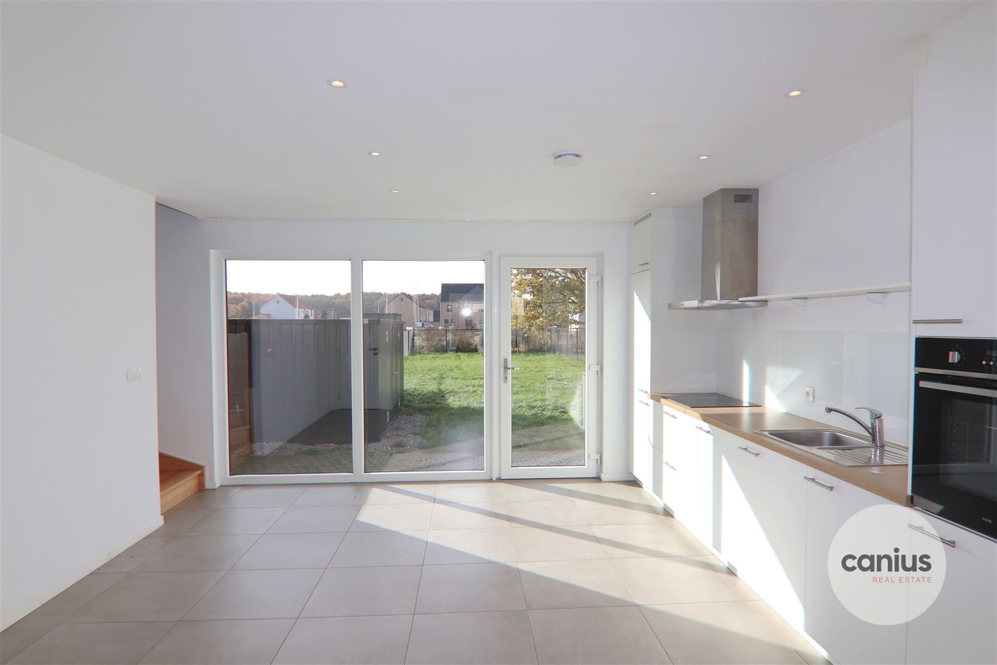 HEDENDAAGSE & ENERGIEZUINIGE HOB MET 3 SLKS & TUIN foto 2