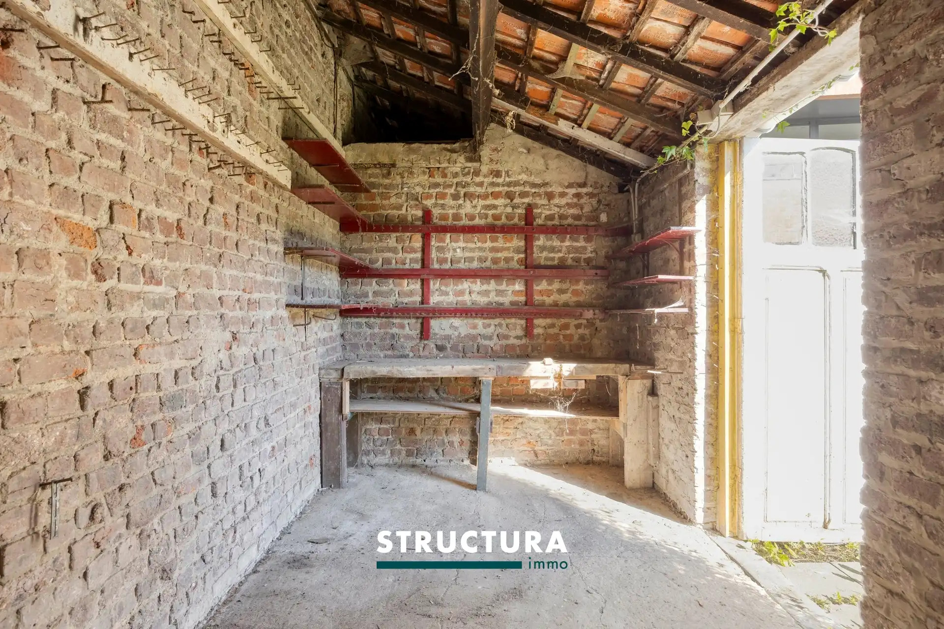 Centraal gelegen renovatiewoning met tuin foto 20