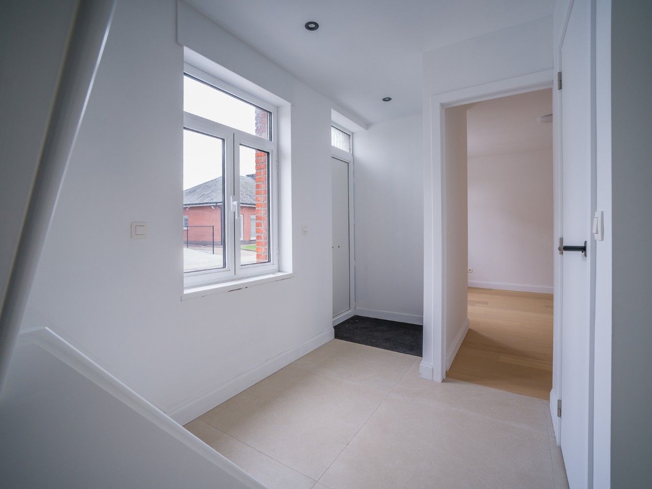 Prachtig gerenoveerde woning met 3 slpk. en tuin foto 2