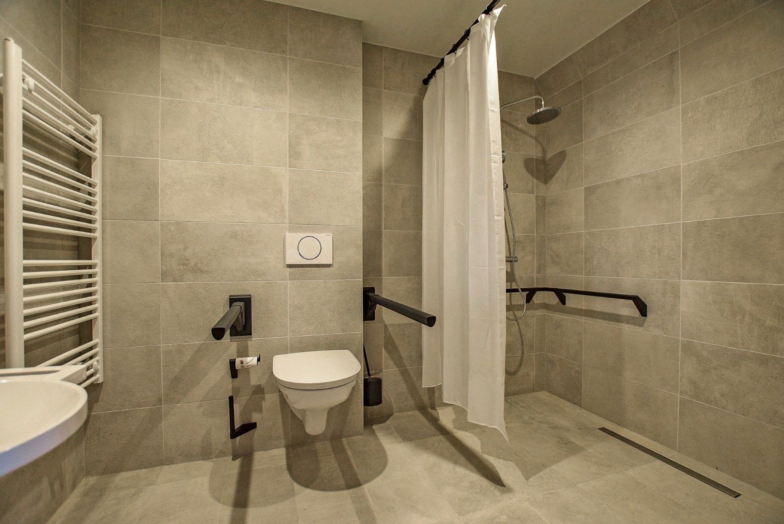 Uiterst goed onderhouden assistentieflat (55m² + 11m² terras) met 1 slaapkamer te Nieuwpoort.  foto 9