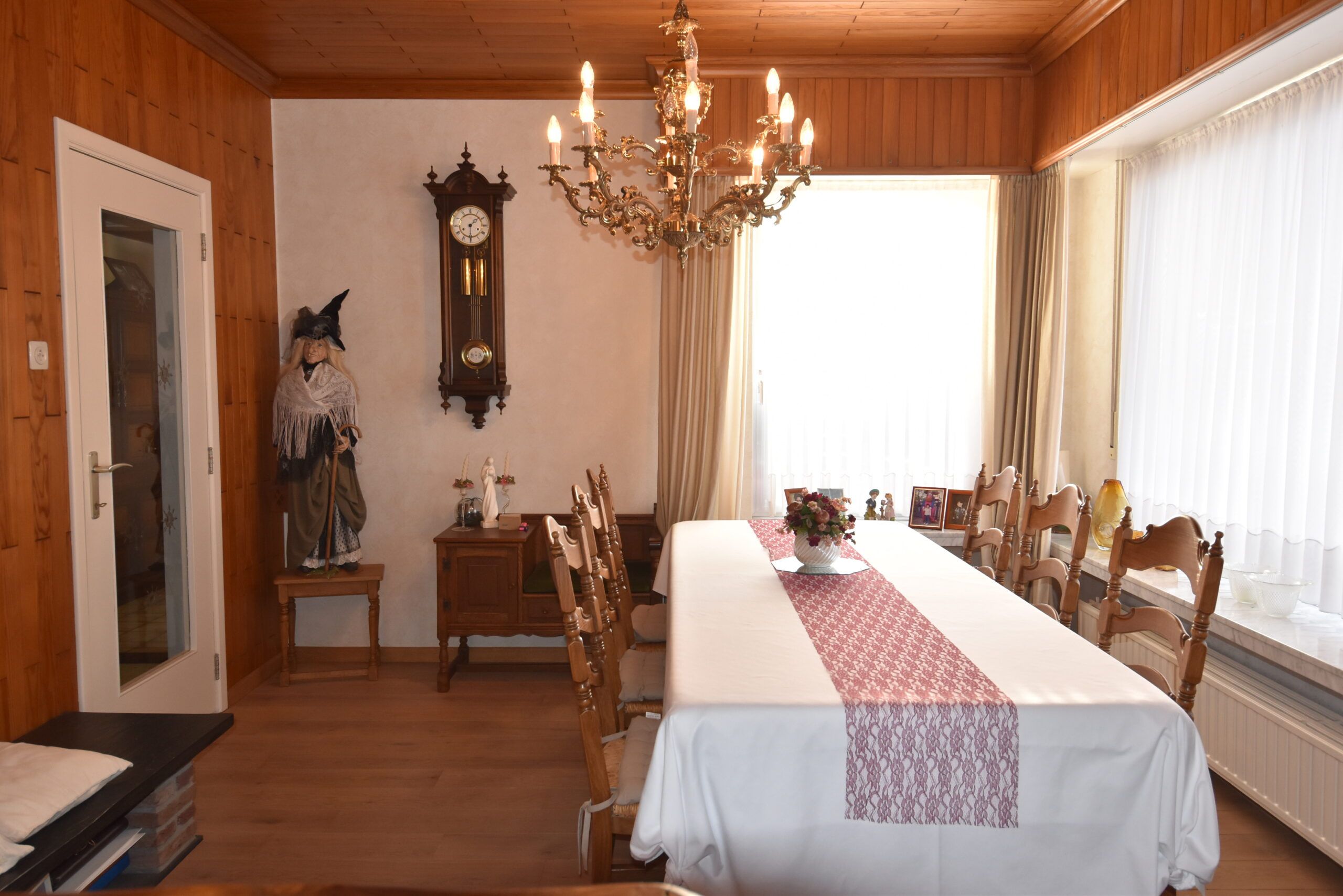 Halfopen bebouwing met 3 slaapkamers en garage. foto 7