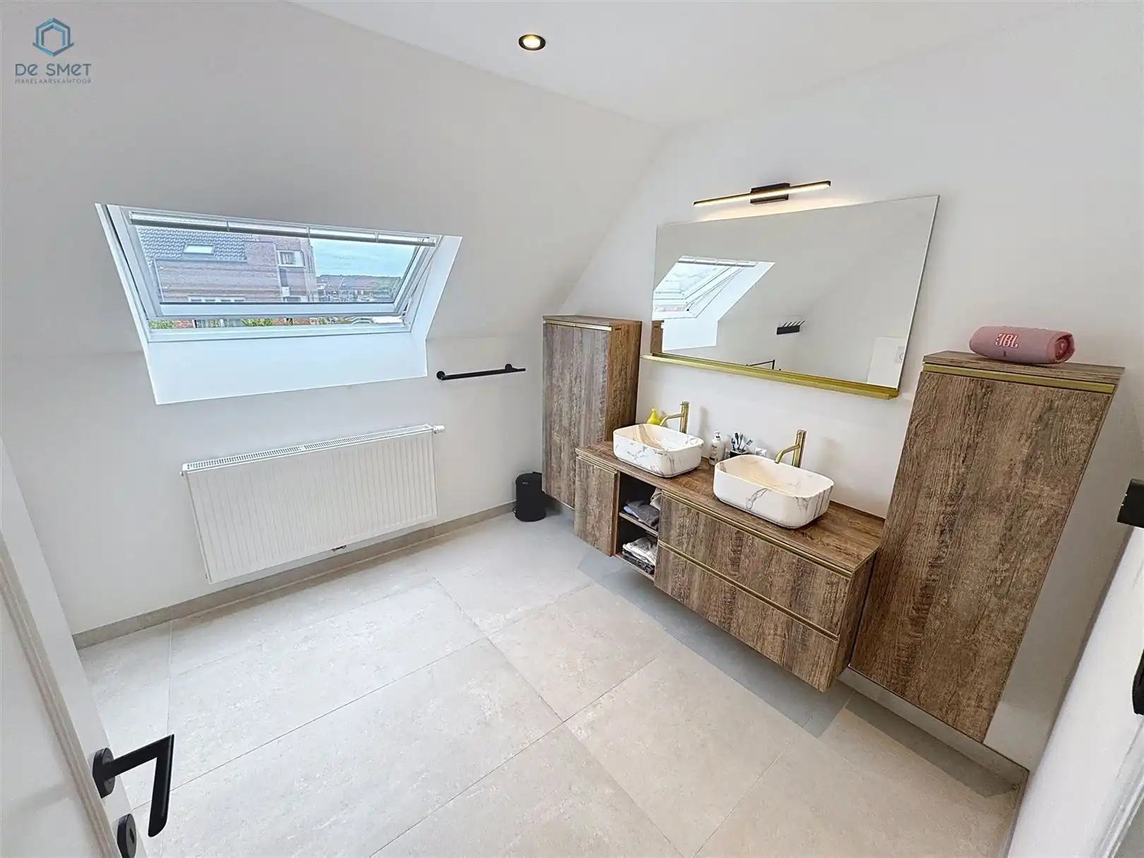 Prachtig gerenoveerde villa met 4 slaapkamers, garage en zwembad foto 22