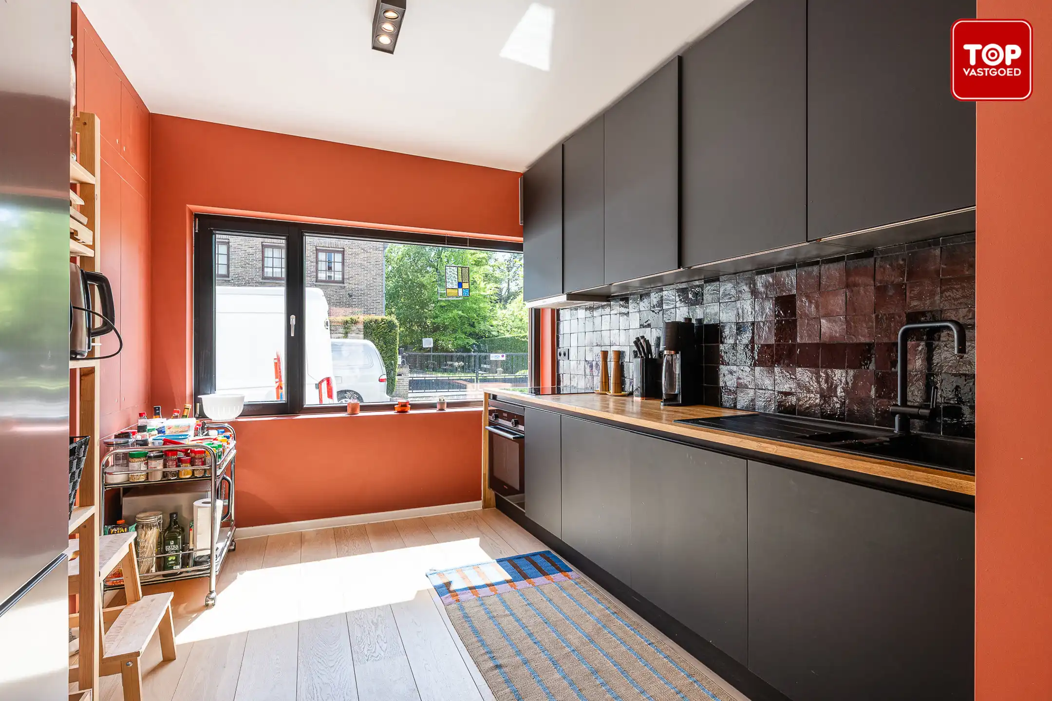 Totaal gerenoveerde woning (2021) met 4 slaapkamers. foto 9