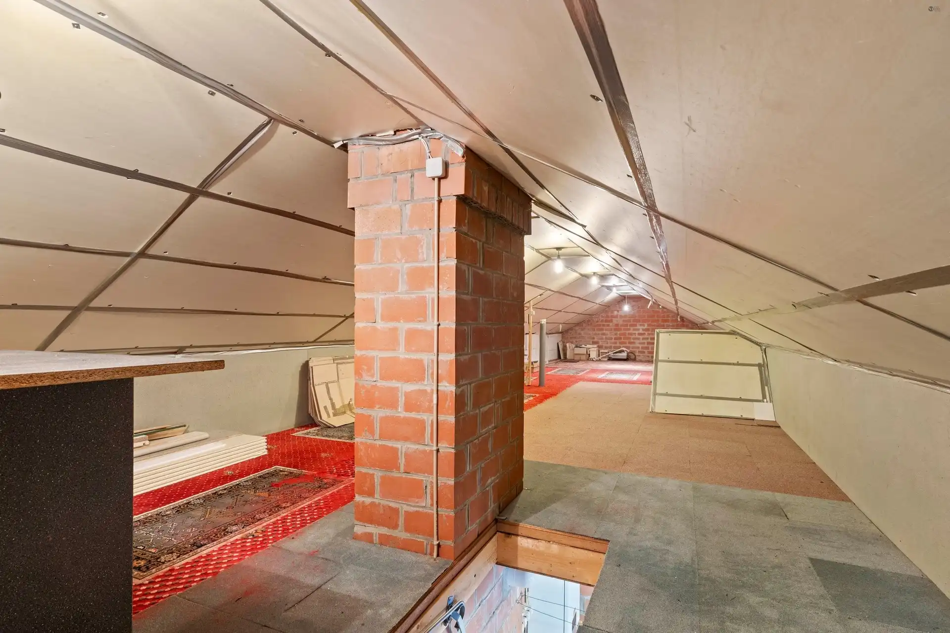 Charmante bungalow met ruime tuin foto 17