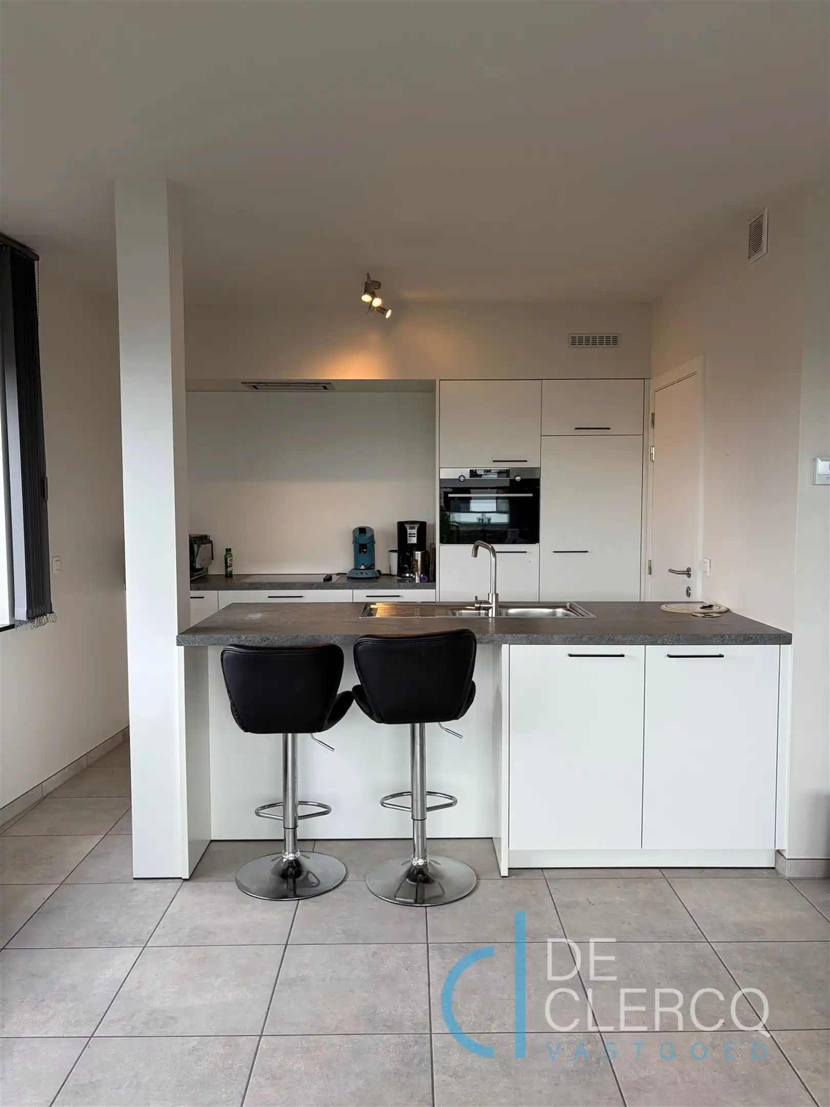 Tweeslaapkamer appartement te huur in centrum Lochristi!  foto 5