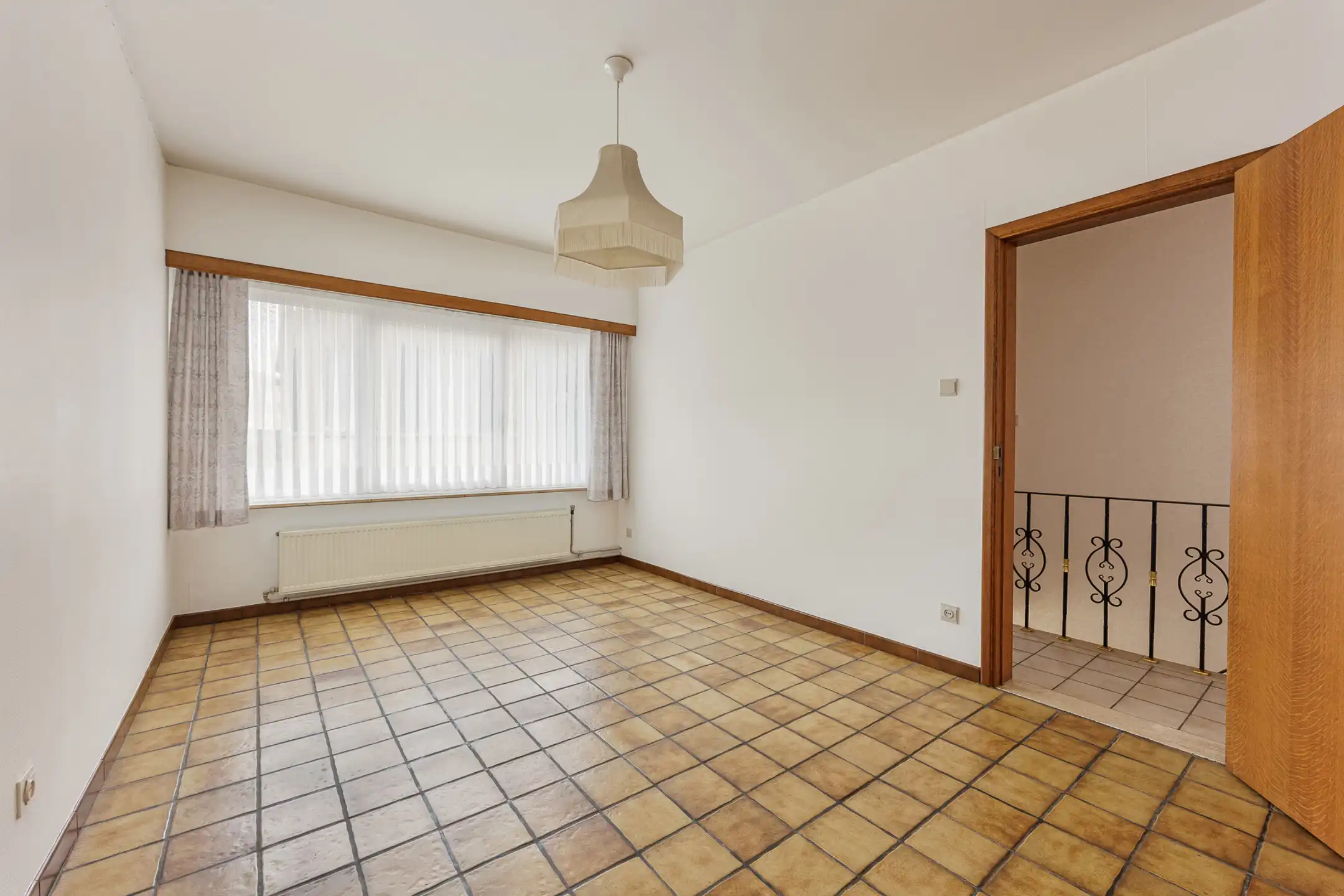 Te renoveren 3slpk-woning met 2 garages & tuin nabij centrum foto 11
