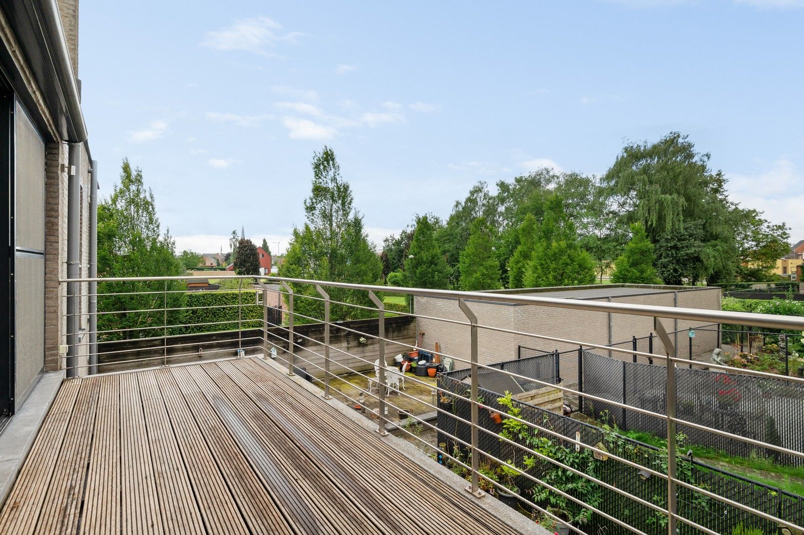 Lichtrijk en energiezuinig appartement met garage en terras. foto 15