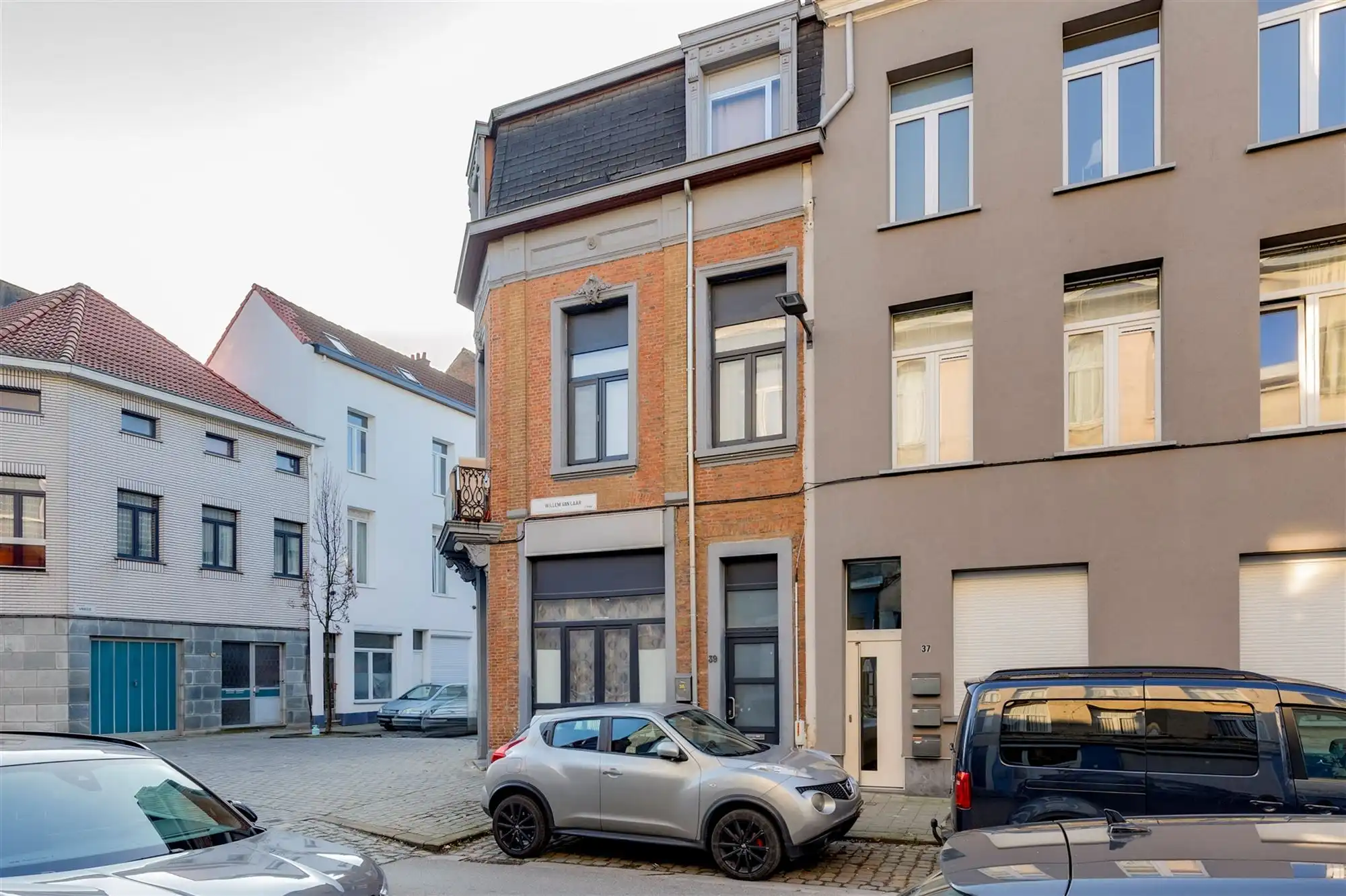 Ruime op te frissen woning met mog 4-5 slk te Berchem foto 4