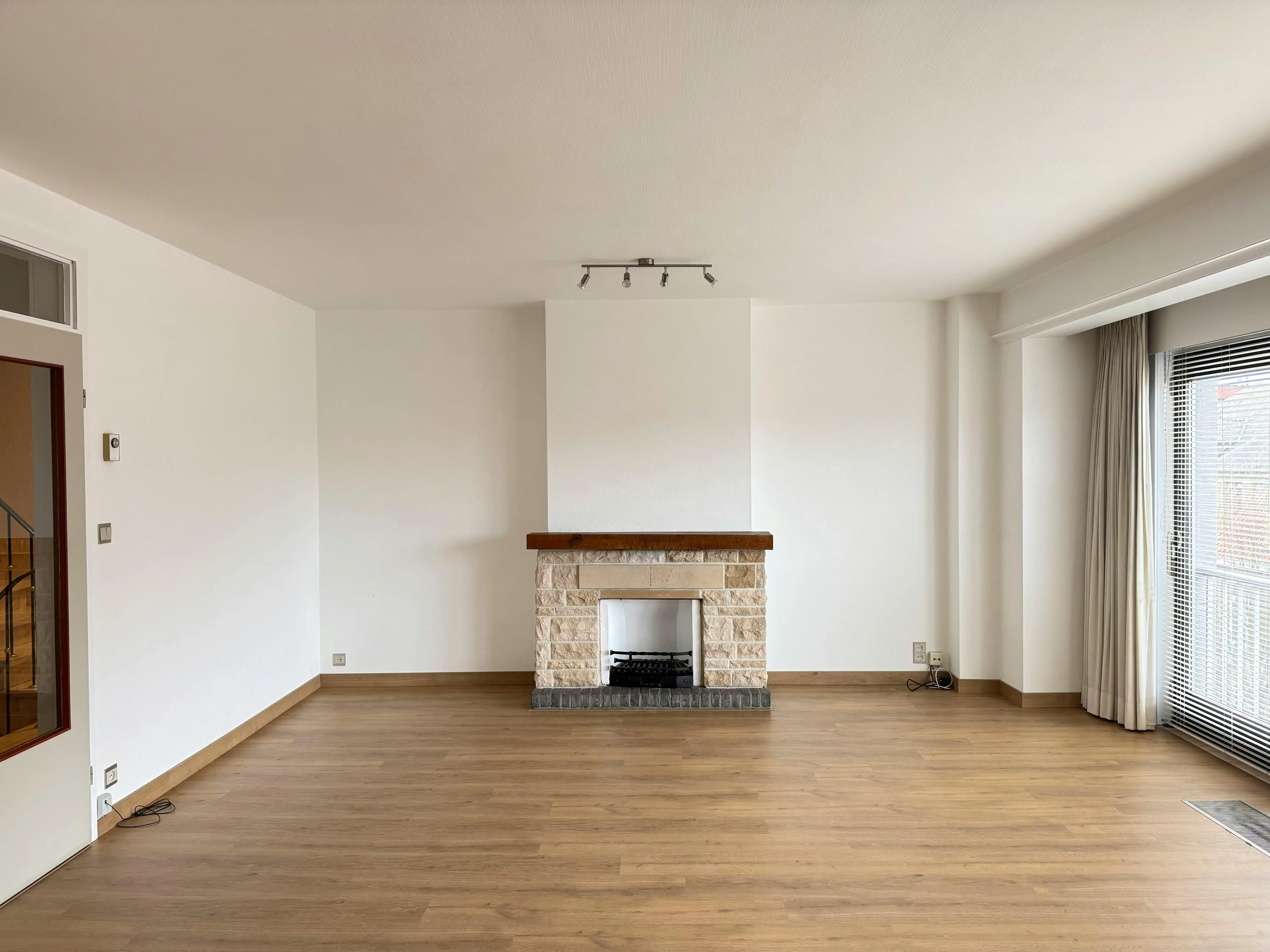 Appartement met drie kamers en garage te koop in Ieper foto 4