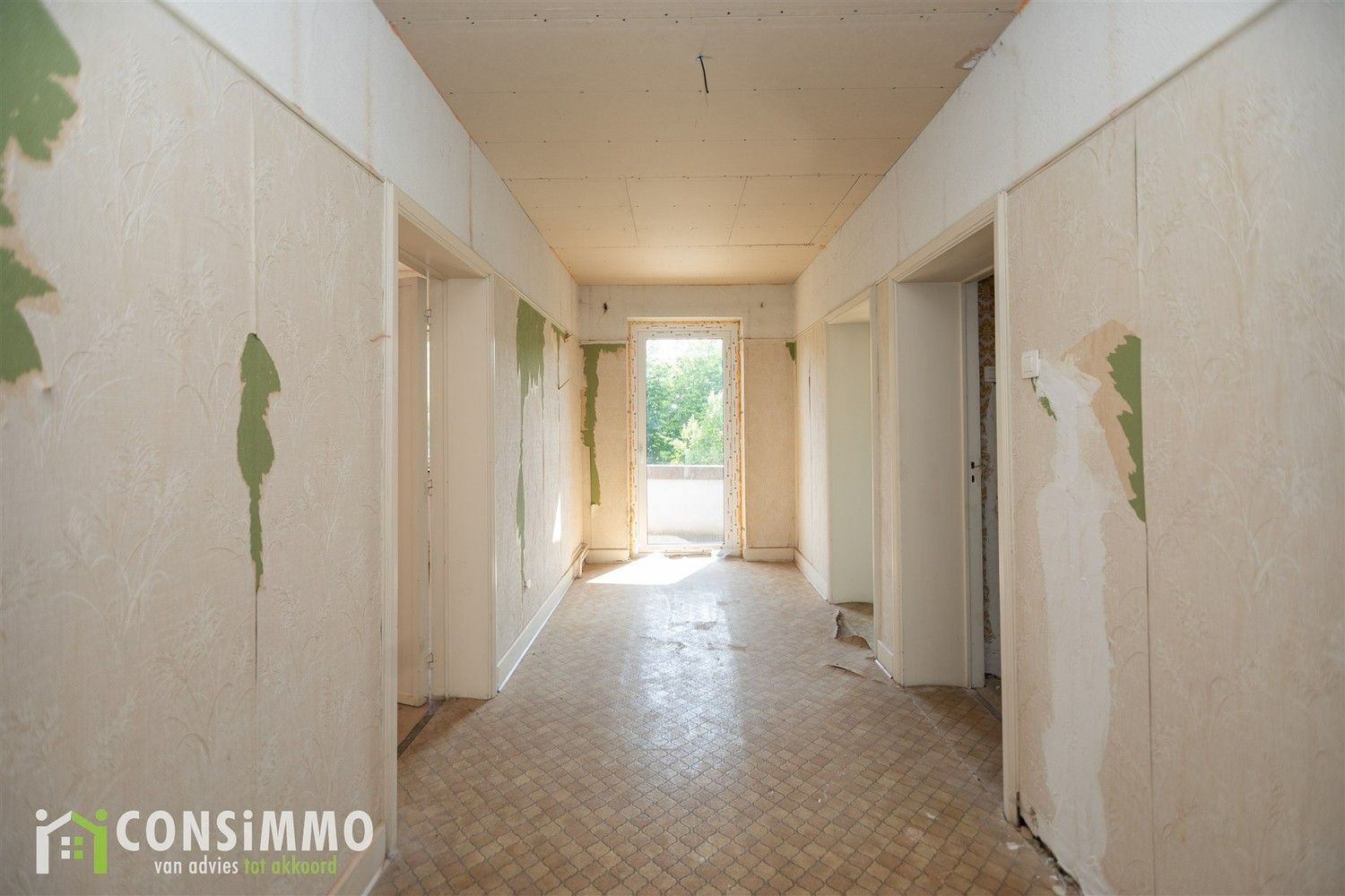 Te renoveren gezinswoning met loods en kantoorruimte op zichtlocatie in Sint-Truiden foto 32