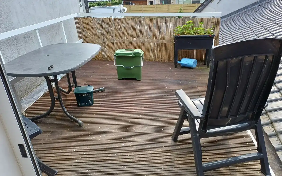 Handelsgelijkvloers met koer en bovengelegen appartement foto 27