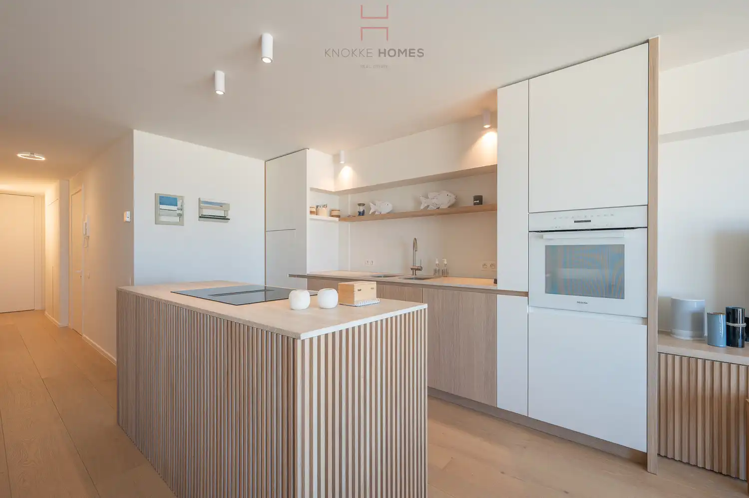 Prachtig gerenoveerd appartement met frontaal zeezicht in Duinbergen foto 9