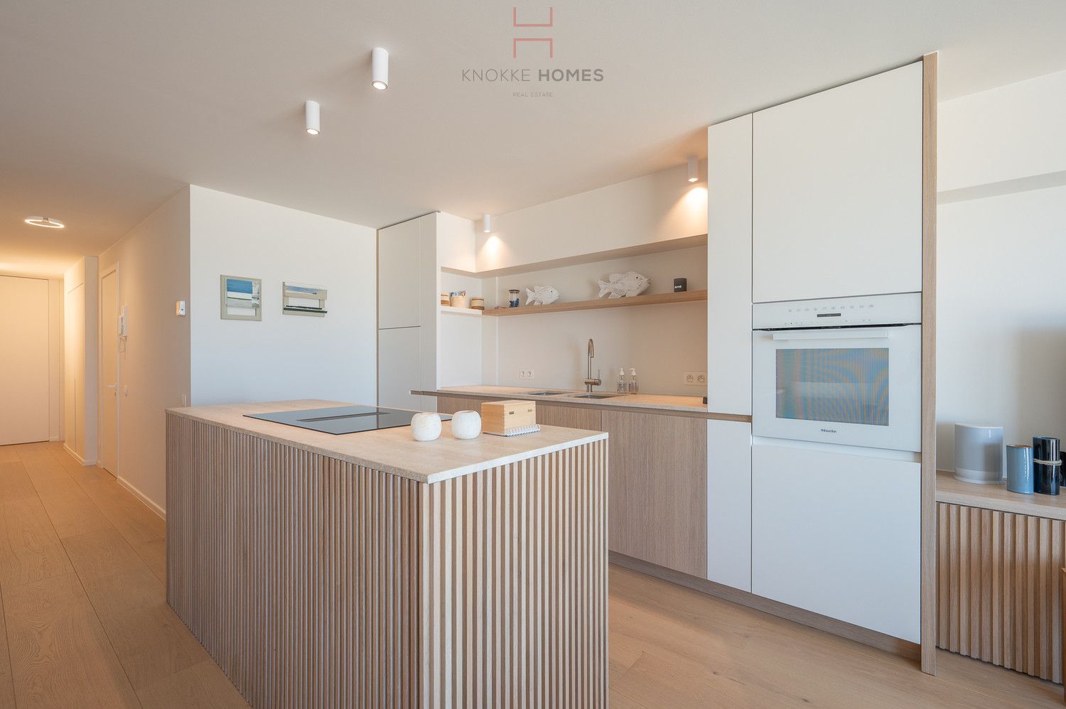 Prachtig gerenoveerd appartement met frontaal zeezicht in Duinbergen foto 9