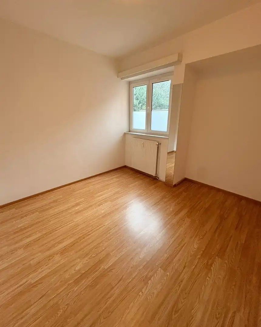 Ruim gelijkvloers appartement met drie slaapkamers in Maaseik foto 8