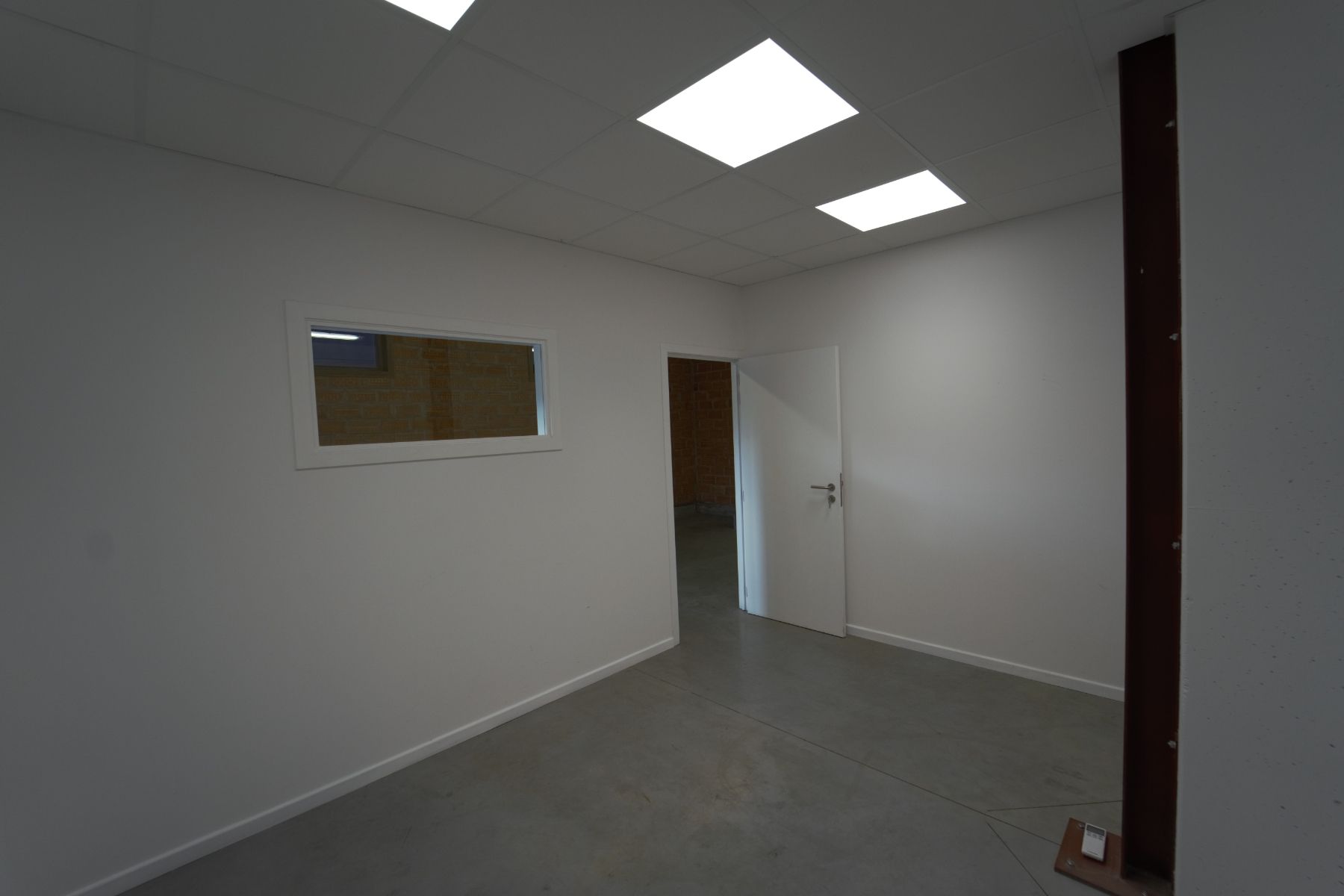 Opslagruimte/ Kantoorruimte te huur van 180m² foto 7