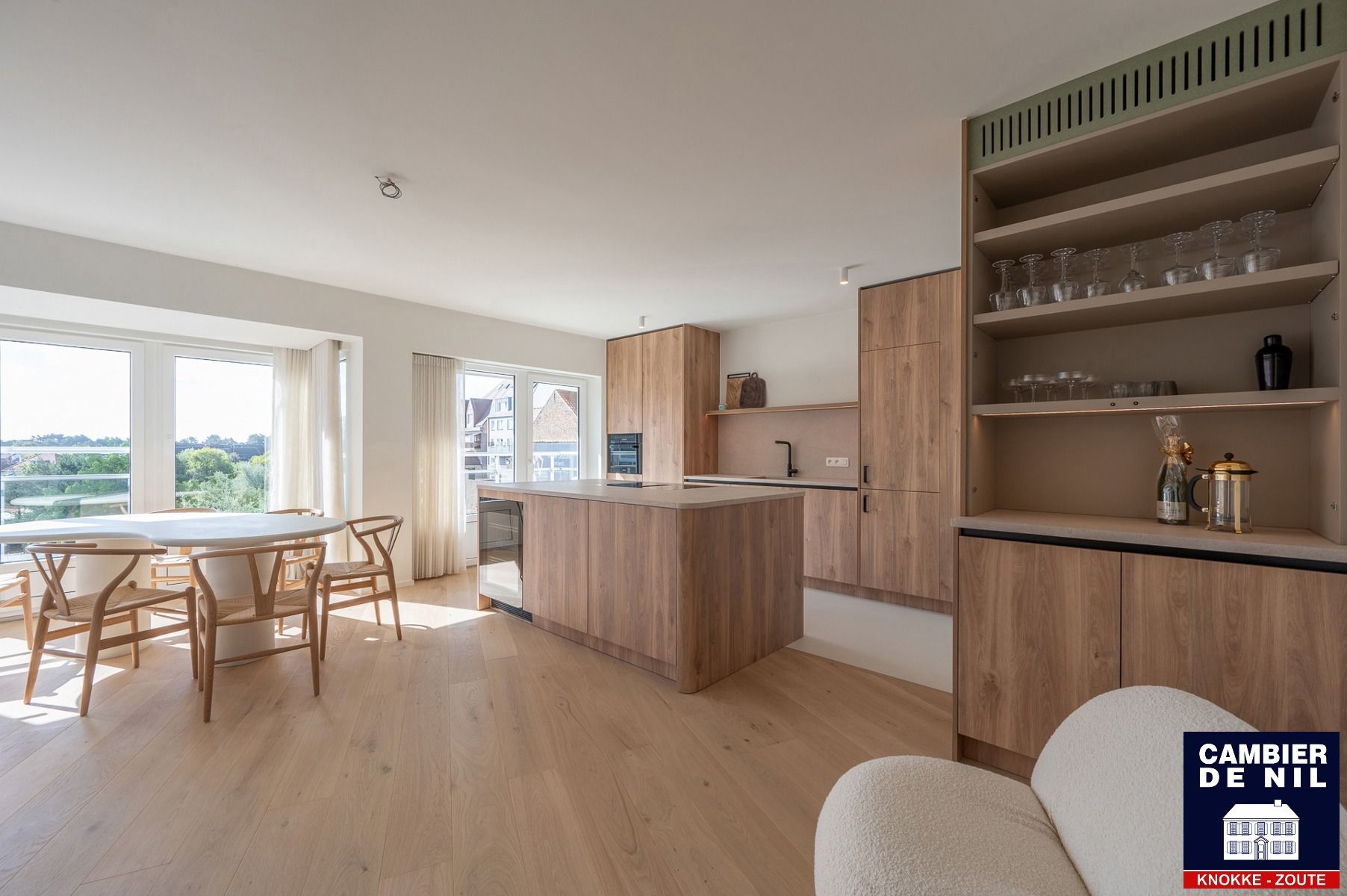 Indrukwekkend gerenoveerd hoek appartement met gevelbreedte van 11m en open zicht over het Yzerpark - 3 slaapkamers  foto 6