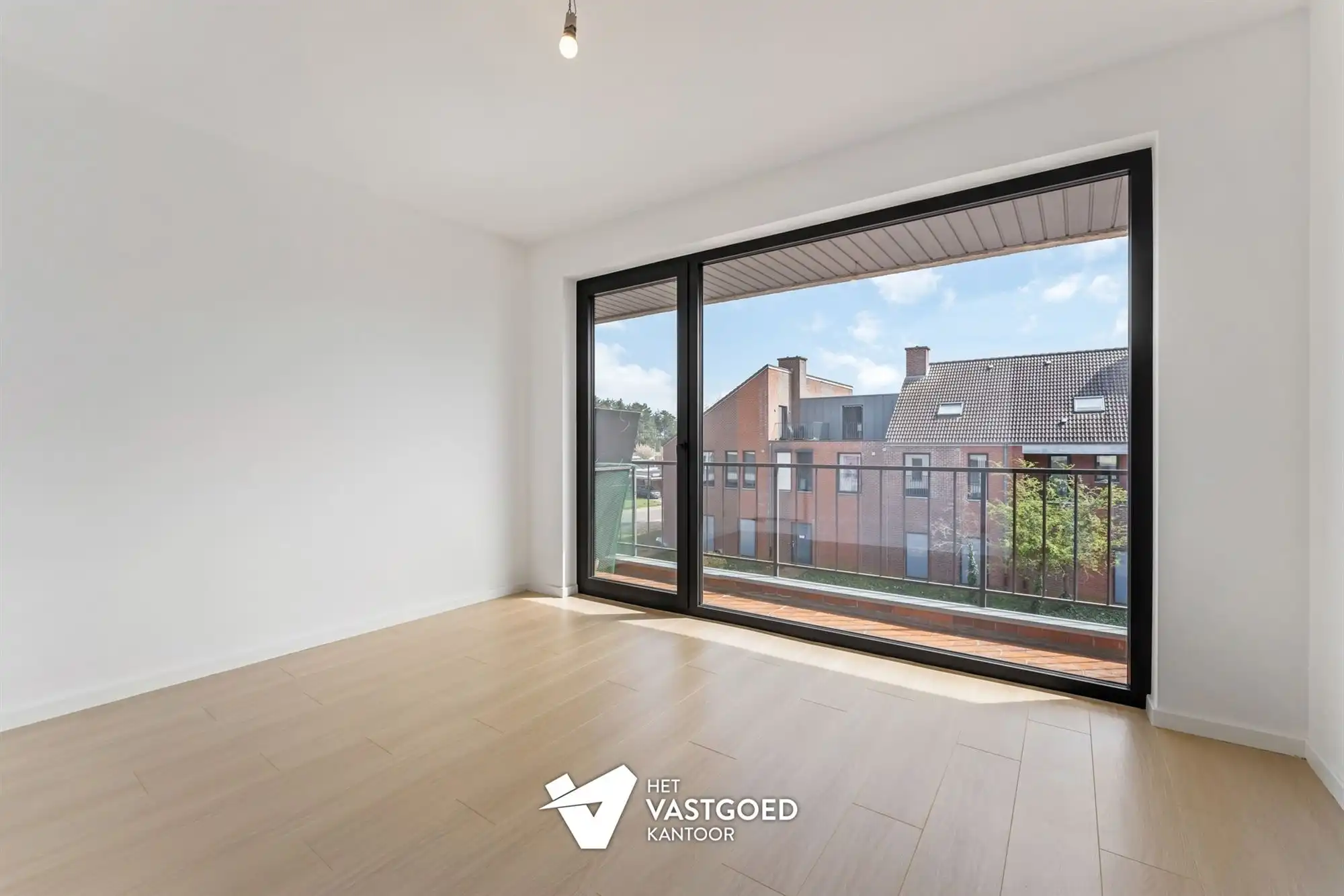 VOLLEDIG GERENOVEERD APPARTEMENT (65M²) MET 1 SLAAPKAMER, AUTOSTAANPLAATS EN GARAGEBOX TE HEUSDEN-ZOLDER foto 12