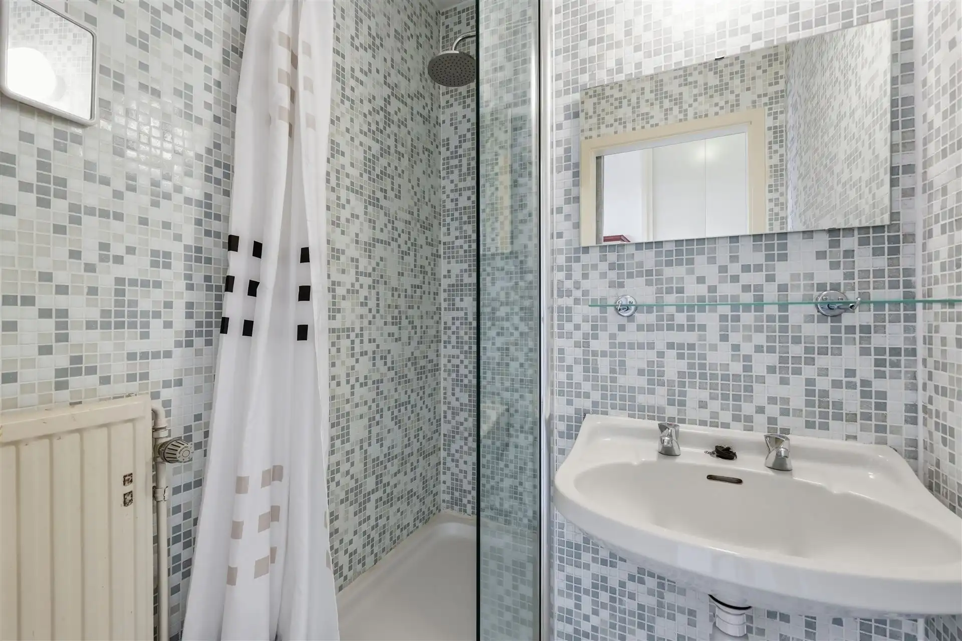 ZONNIG / VLAK AAN ZEEDIJK foto 13