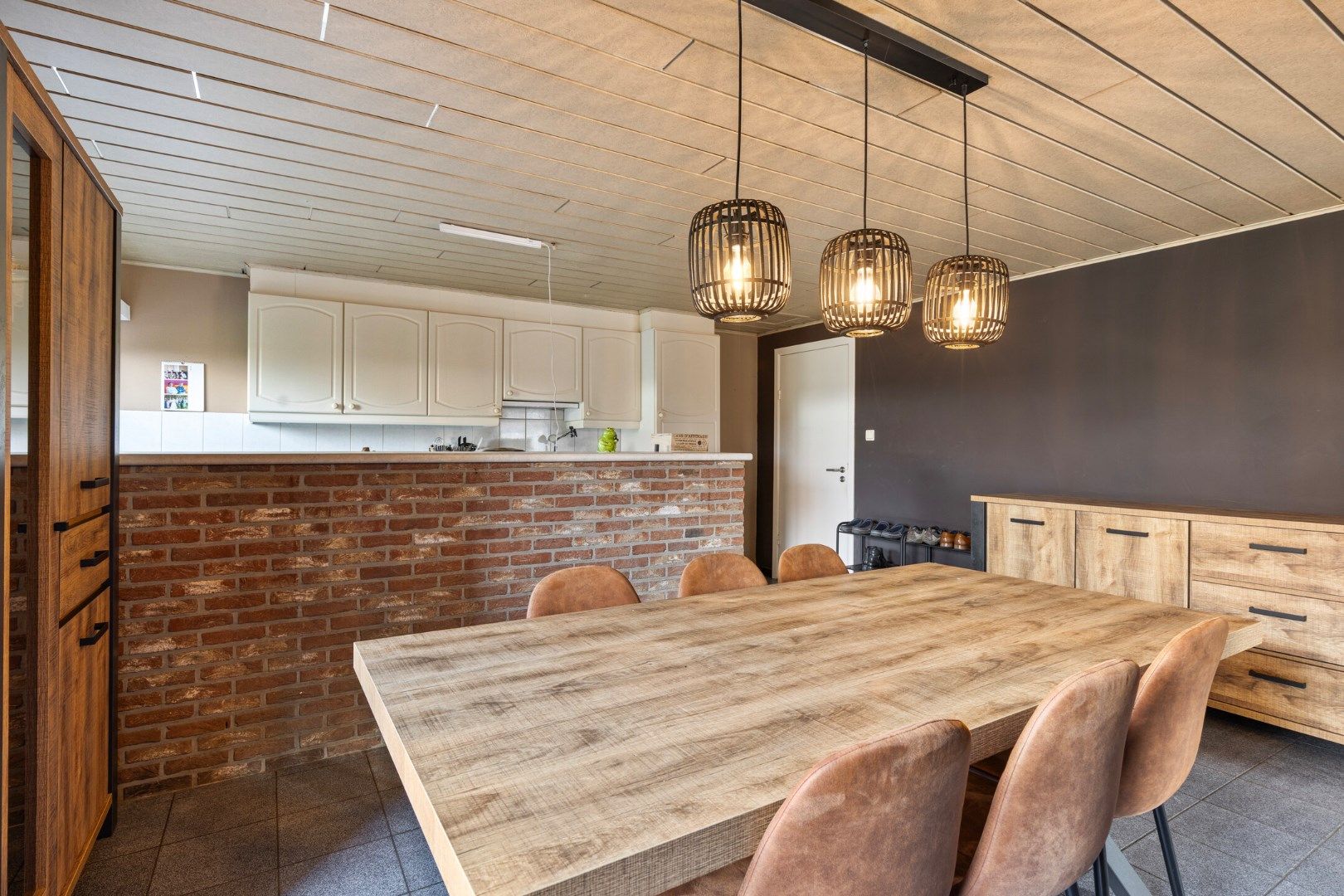 Te renoveren woning  met 3 slaapkamers en tuin in Lochristi. foto 5