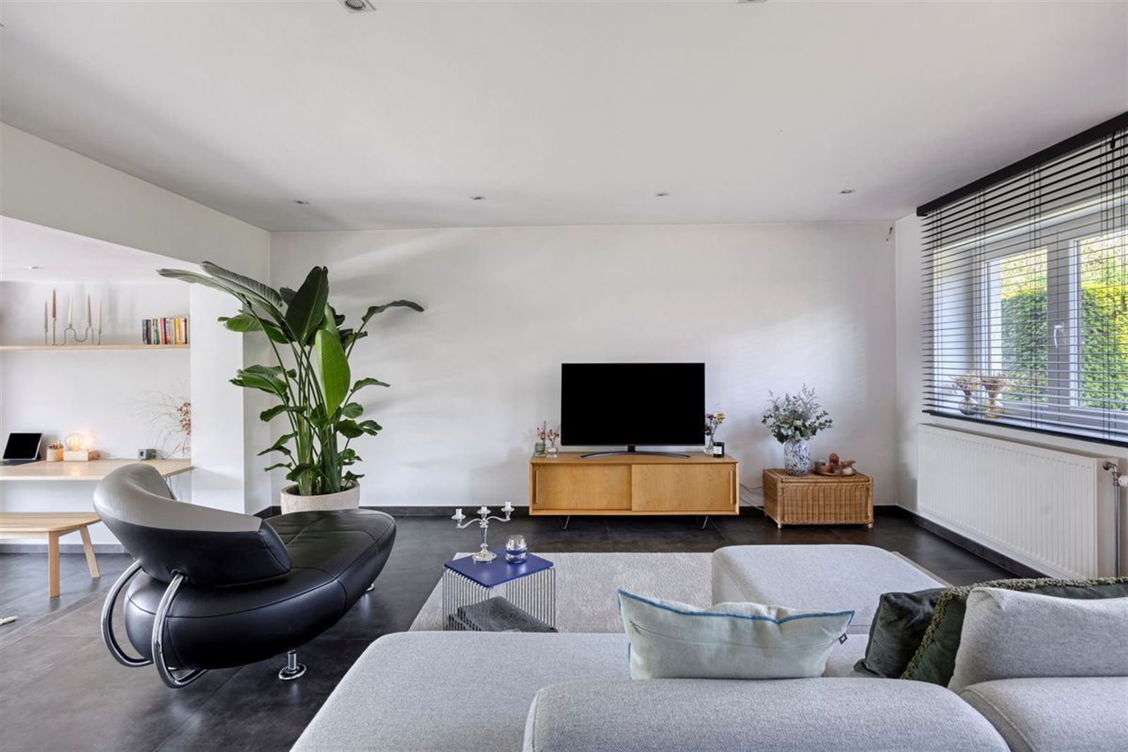 Instapklare, rustig achterin gelegen 3-gevelwoning nabij Hallerbos! foto 5