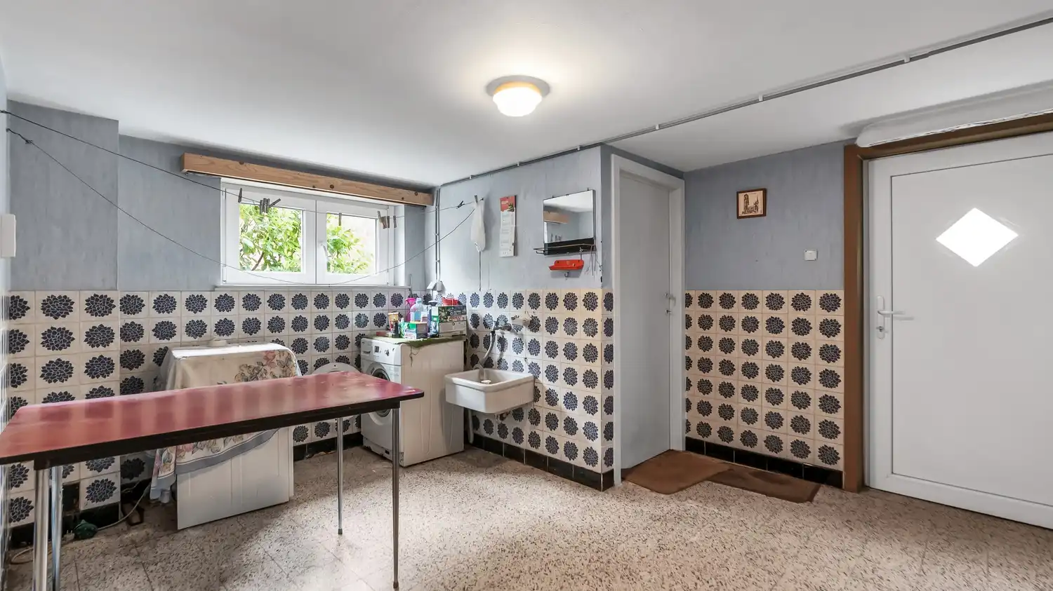 Charmante open bebouwing met veranda, garage en ruime tuin op 860 m² foto 14