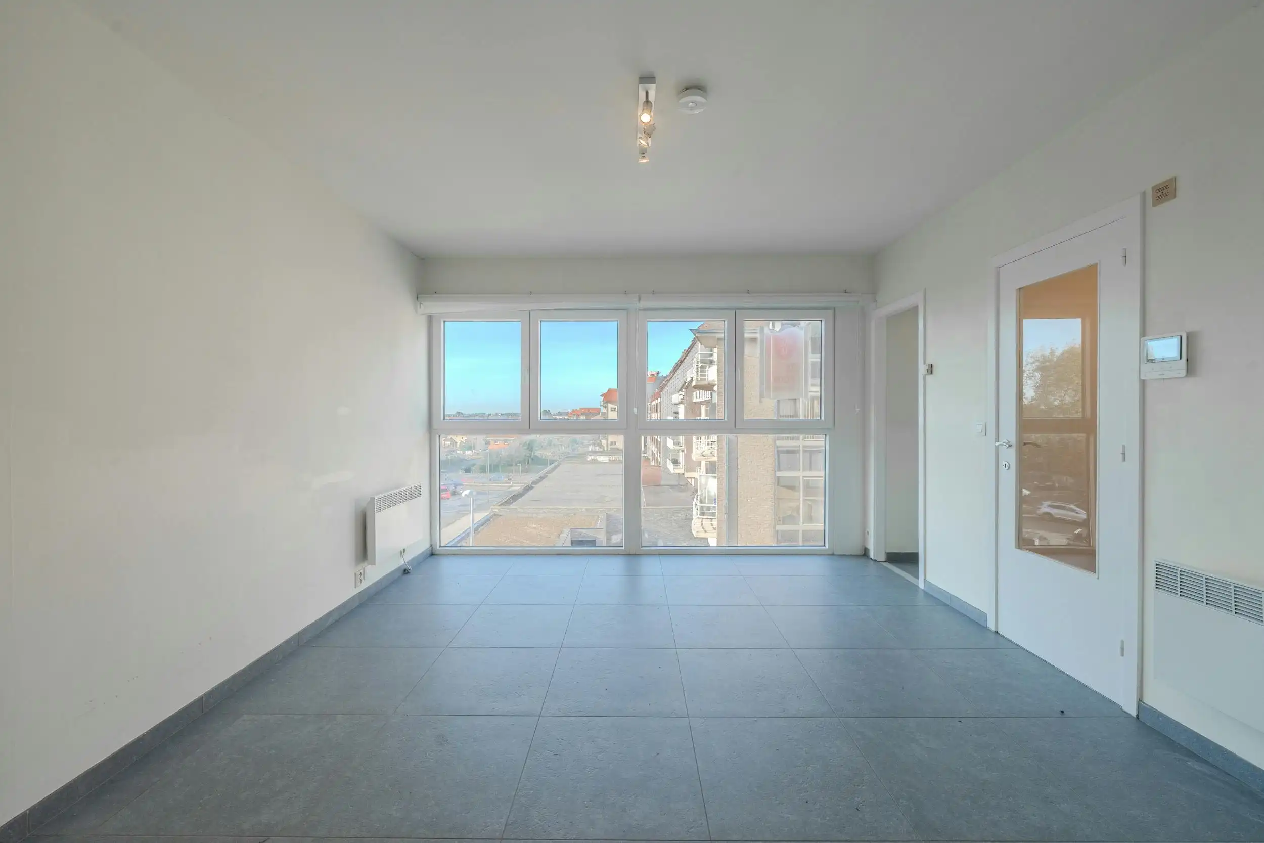 Gerenoveerde studio gelegen te centrum Middelkerke foto 3