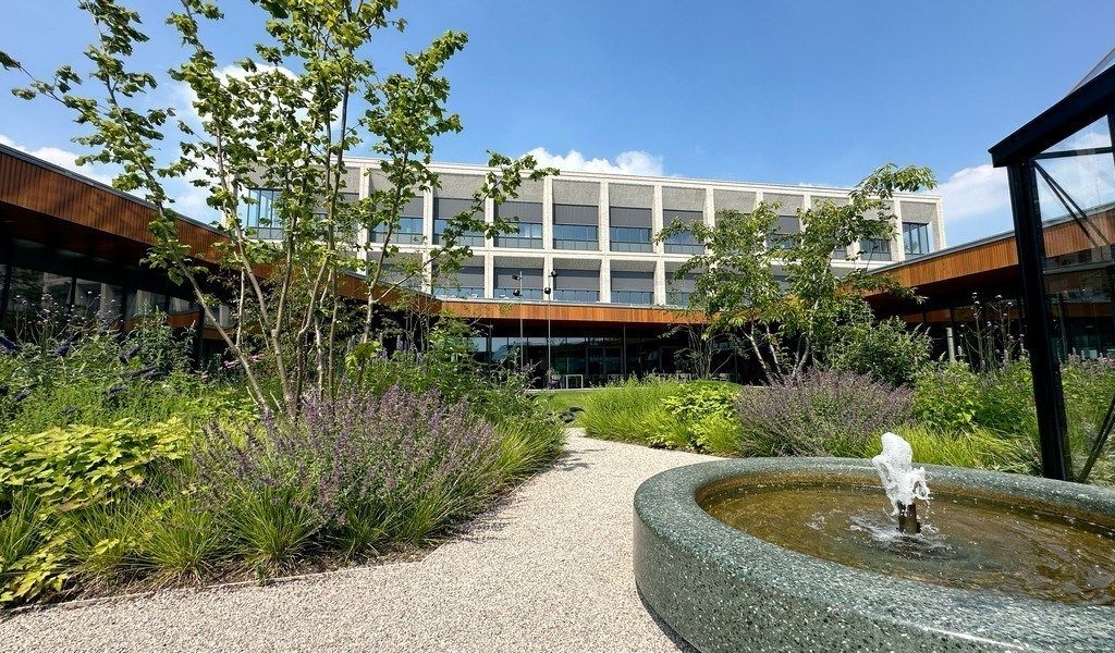 Prachtig gemeubelde kantoren met dienstverlening In The Yard in Drongen foto 2