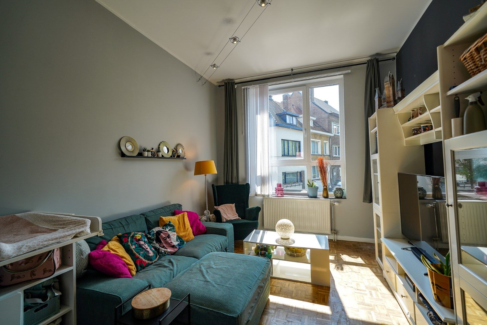 Instapklaar duplex/sous-sol appartement in centrum Oostende foto {{pictureIndex}}