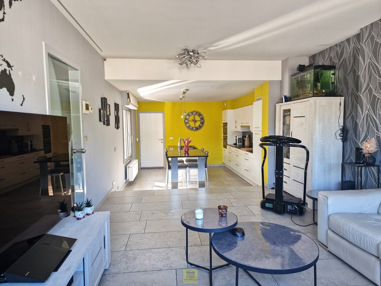Ruim en instapklaar appartement met terras in het hart van Ninove foto 2