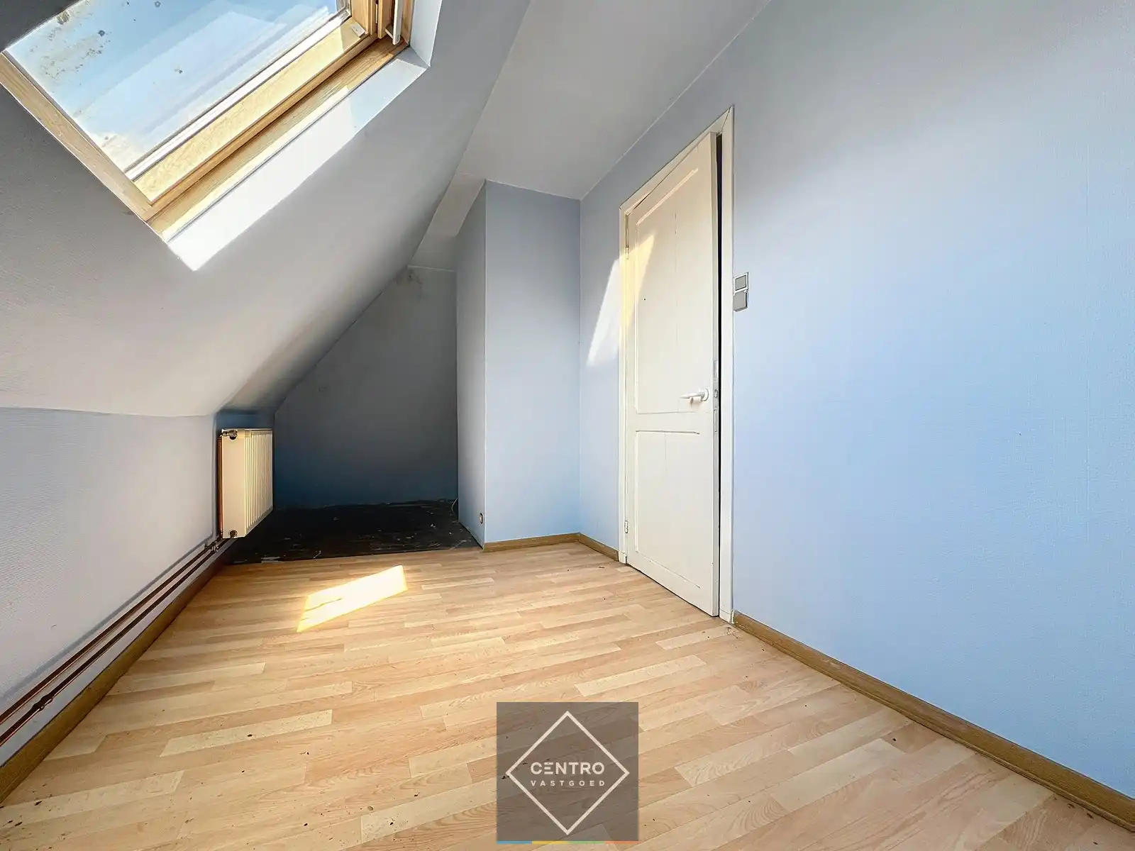 Ruim instapklaar handelspand met te renoveren woning (vroeger café Comodo en ook café Mozart) op de Grote Markt (Izegem) ! foto 32