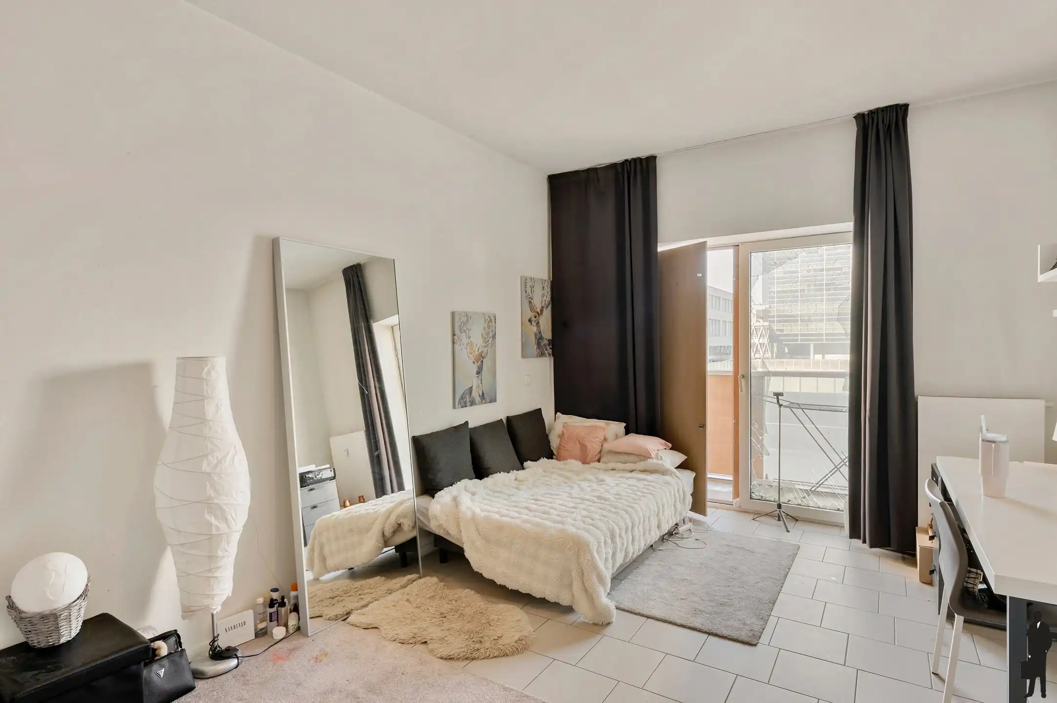 Compacte en lichtrijke studio nabij Park Spoor Noord foto 6