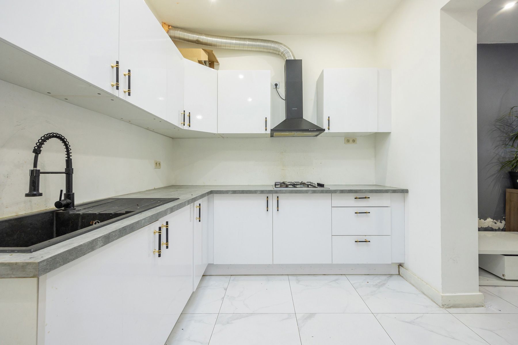 Leuk huis met koer in rustige buurt foto 2