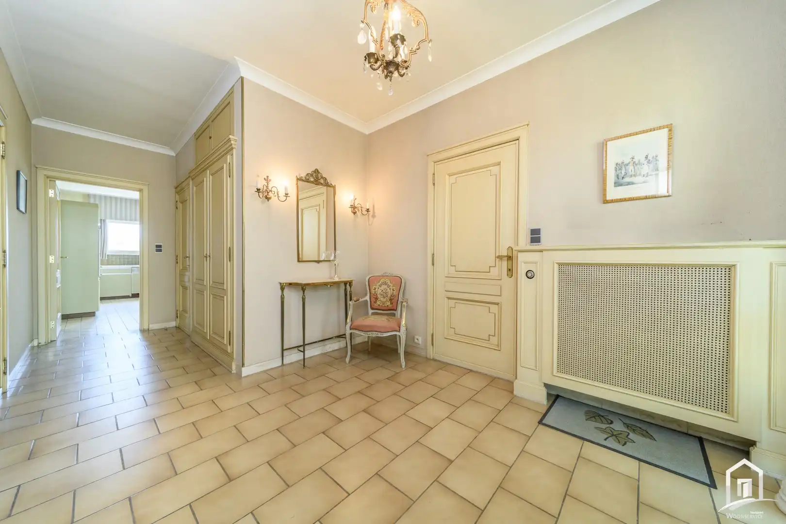 Gezinswoning met ruime garage/werkruimte op centrale locatie te Mere foto 3