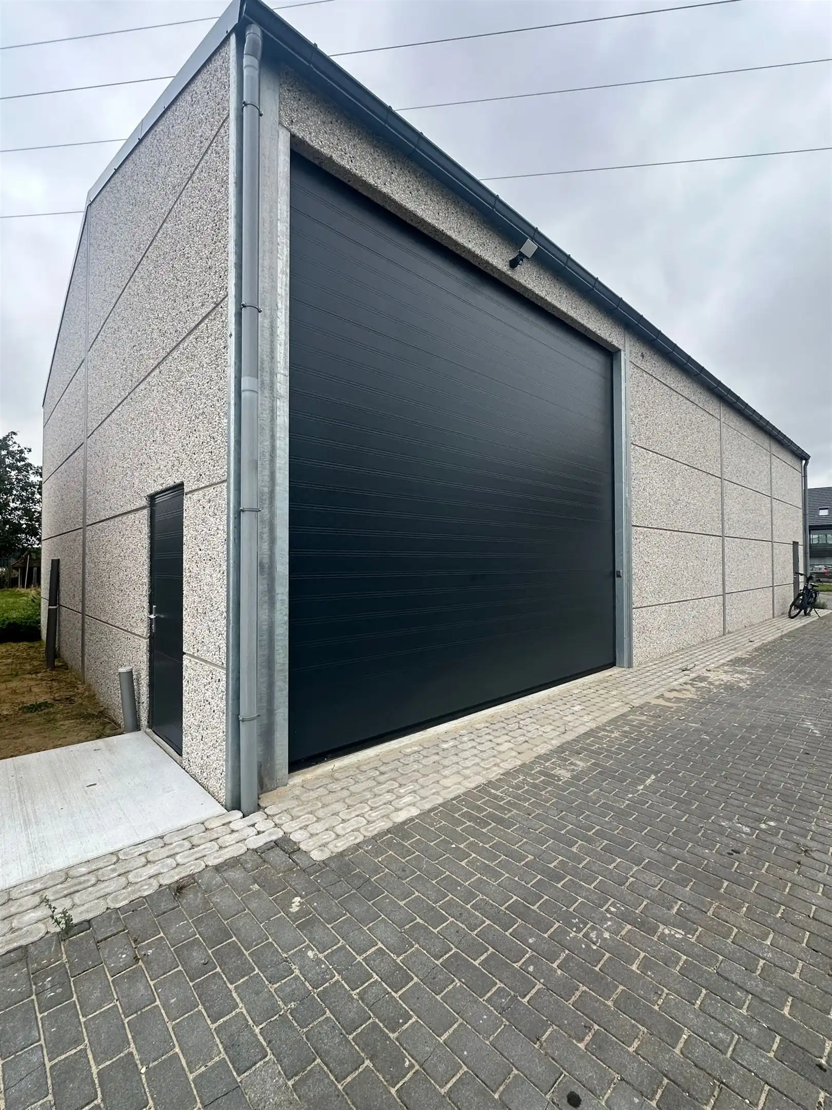 Nieuwbouw magazijn te huur 190 m² te Waasmunster. foto 9