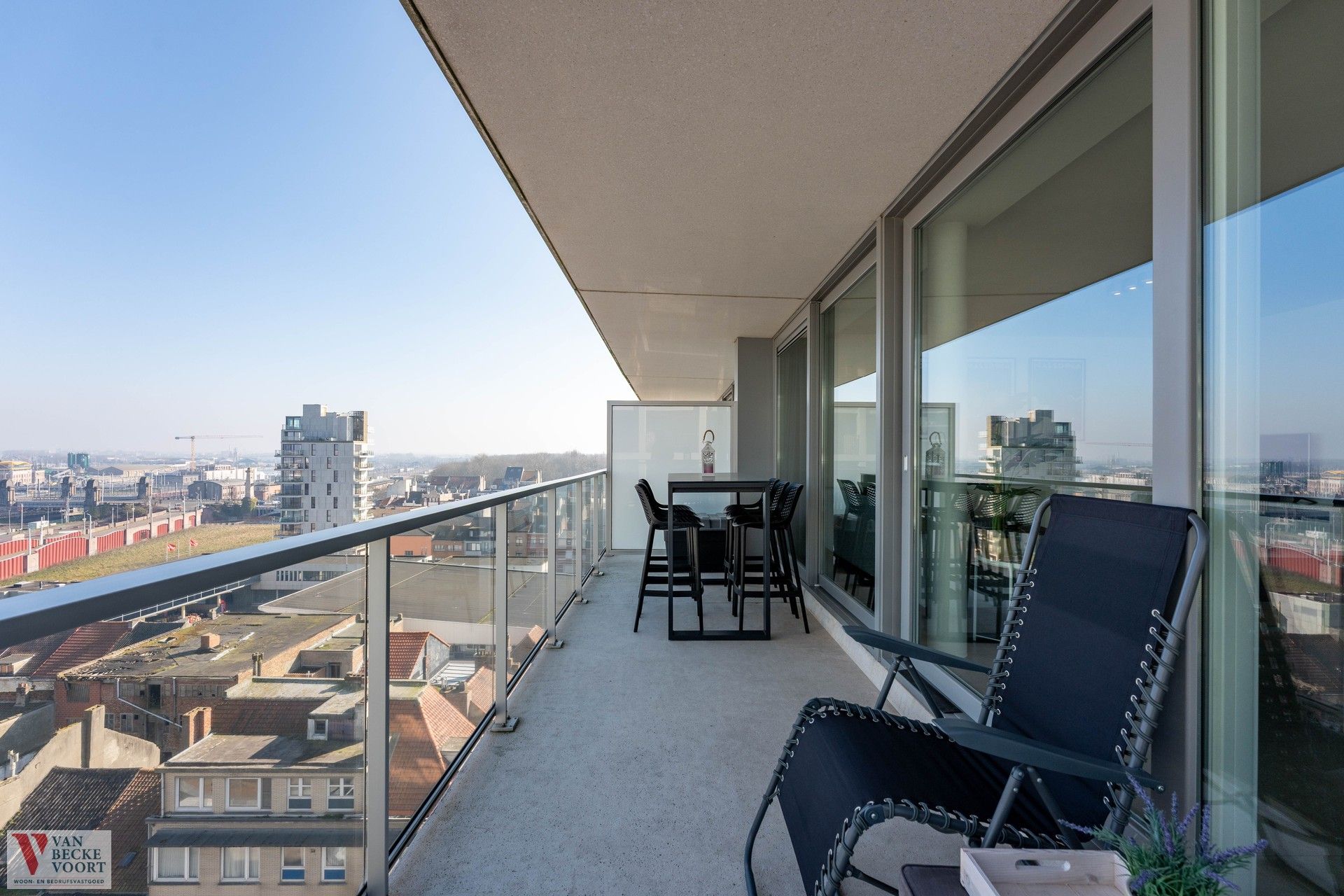 Standingvol hoek-appartement met zicht foto 8