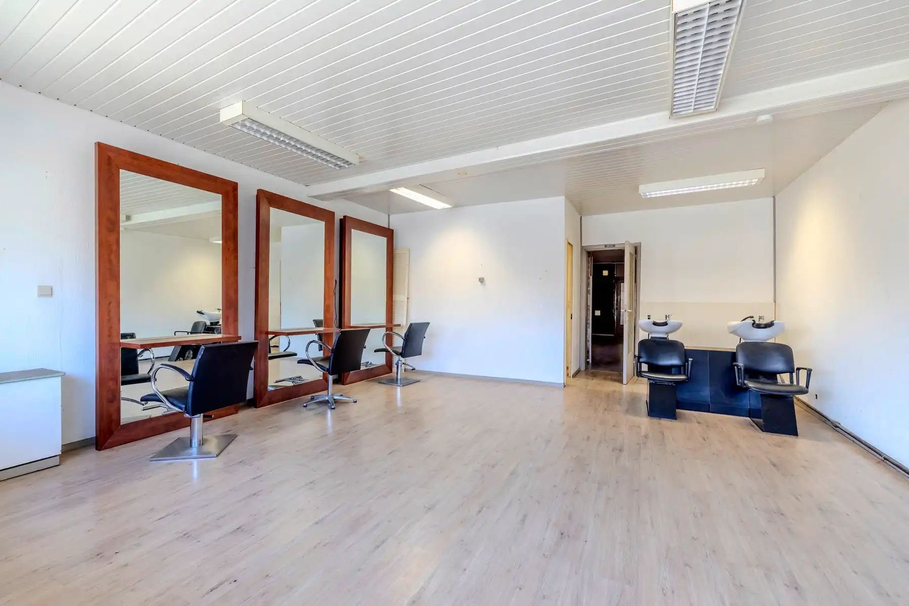 Te renoveren woning met handelspand in Lier foto 3