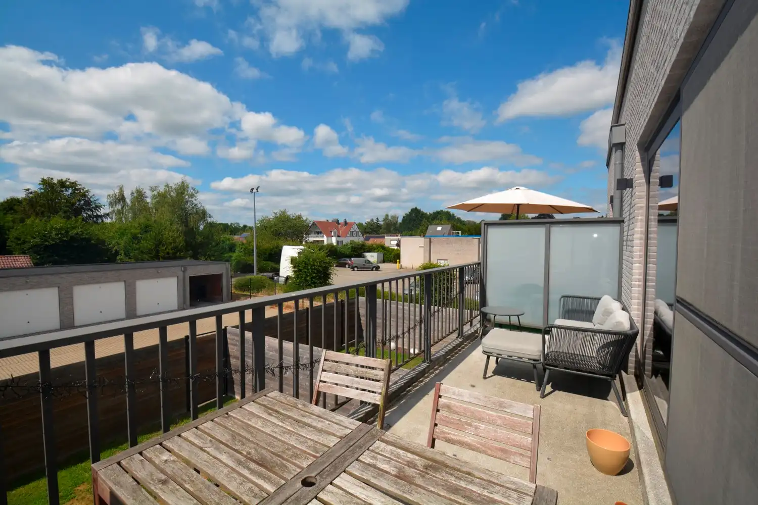 RECENT APPARTEMENT MET 2 SLK, TERRAS EN PARKING! foto 9