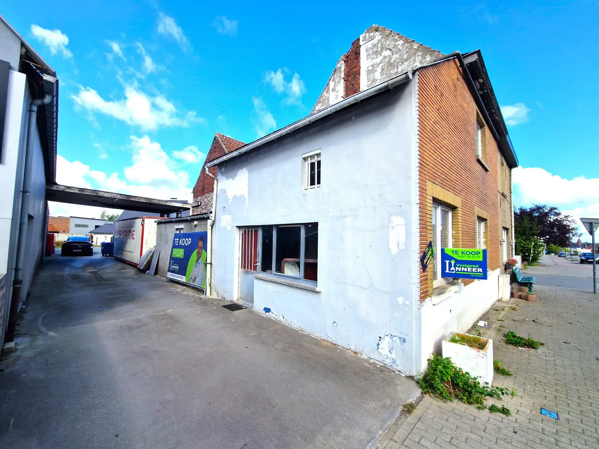 Magazijn met optie woonst of bureau foto {{pictureIndex}}