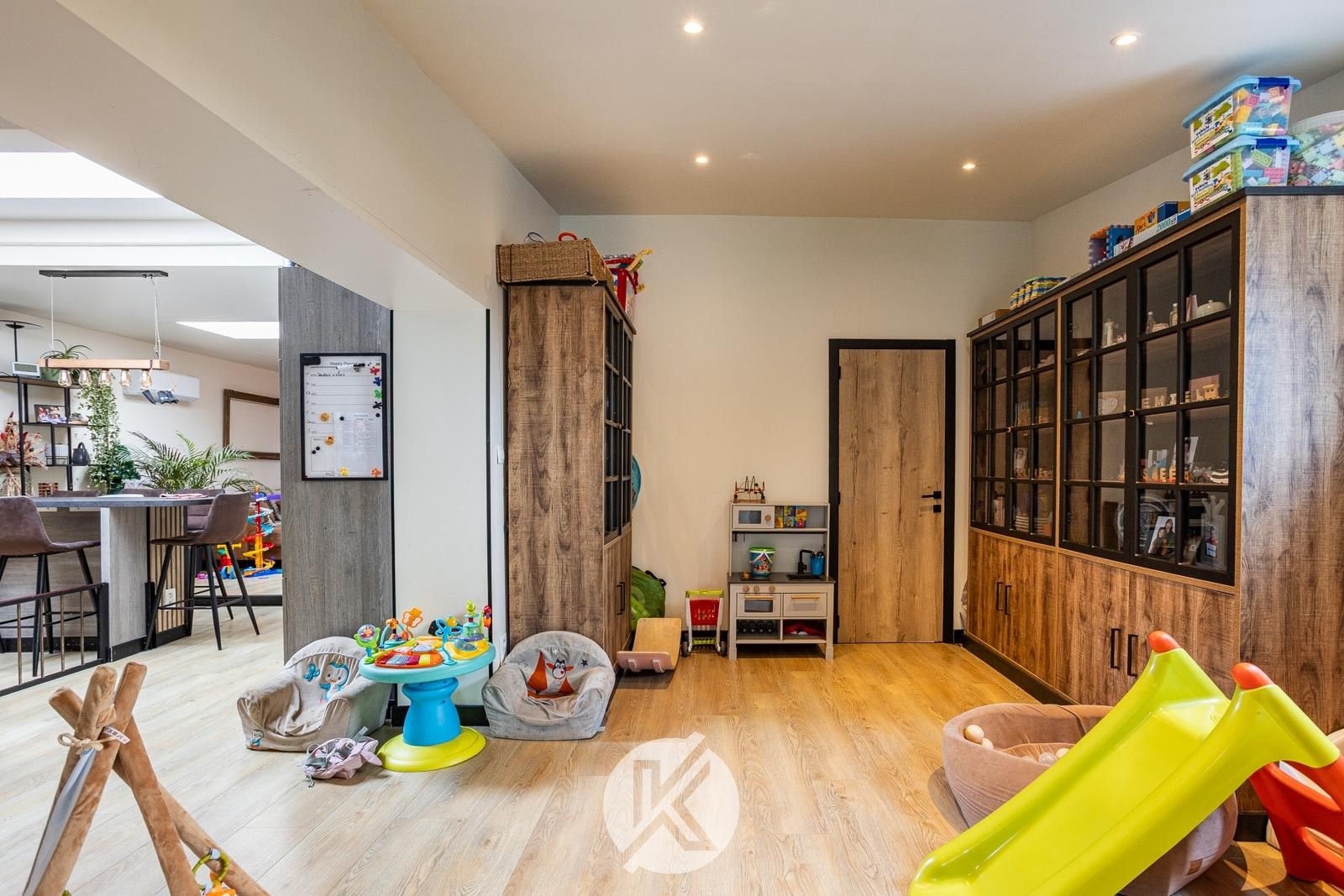 Instapklare gezinswoning met 5 slaapkamers foto 9