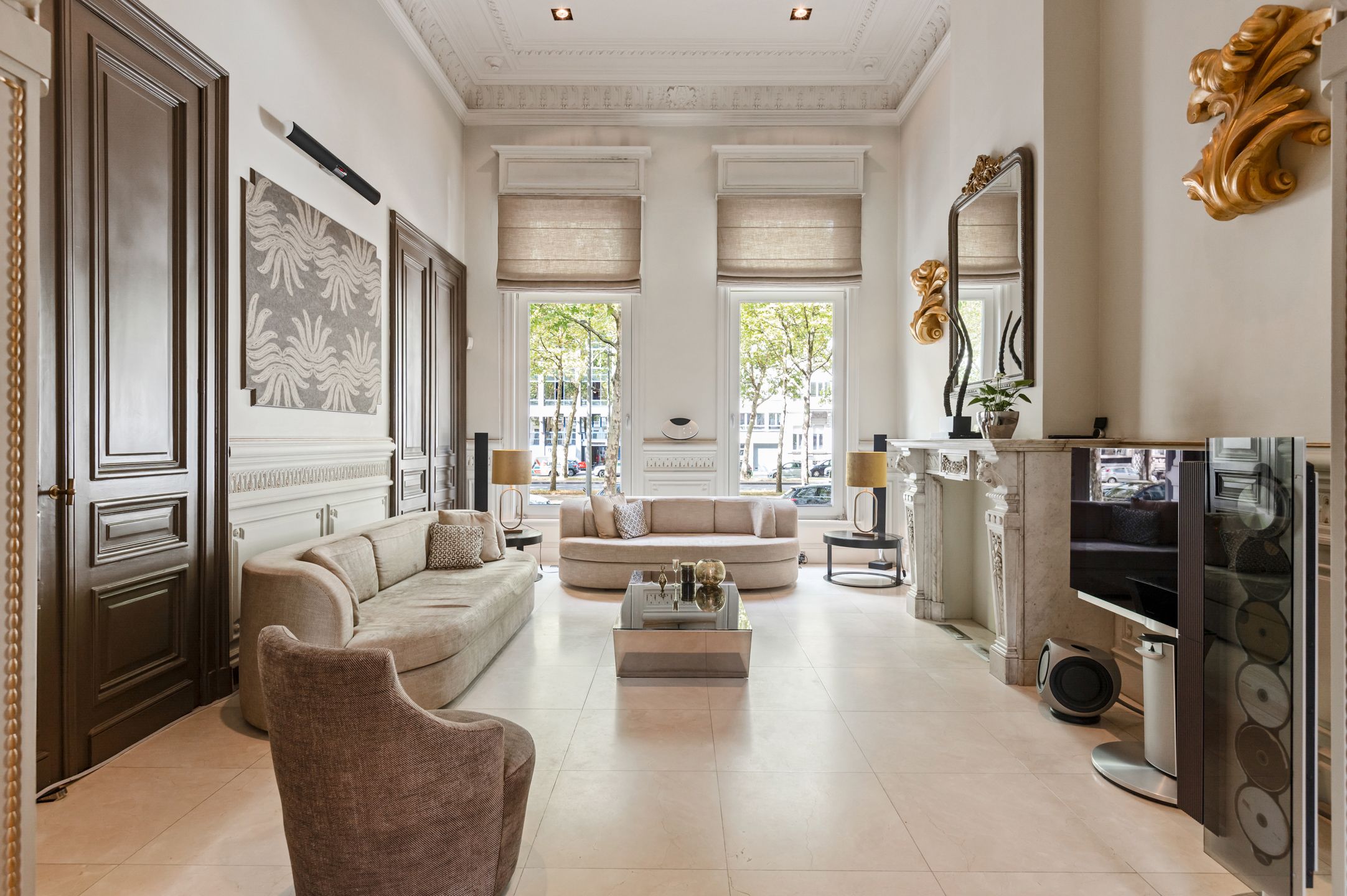 ANTWERPEN - Exclusieve herenwoning met tuin foto {{pictureIndex}}