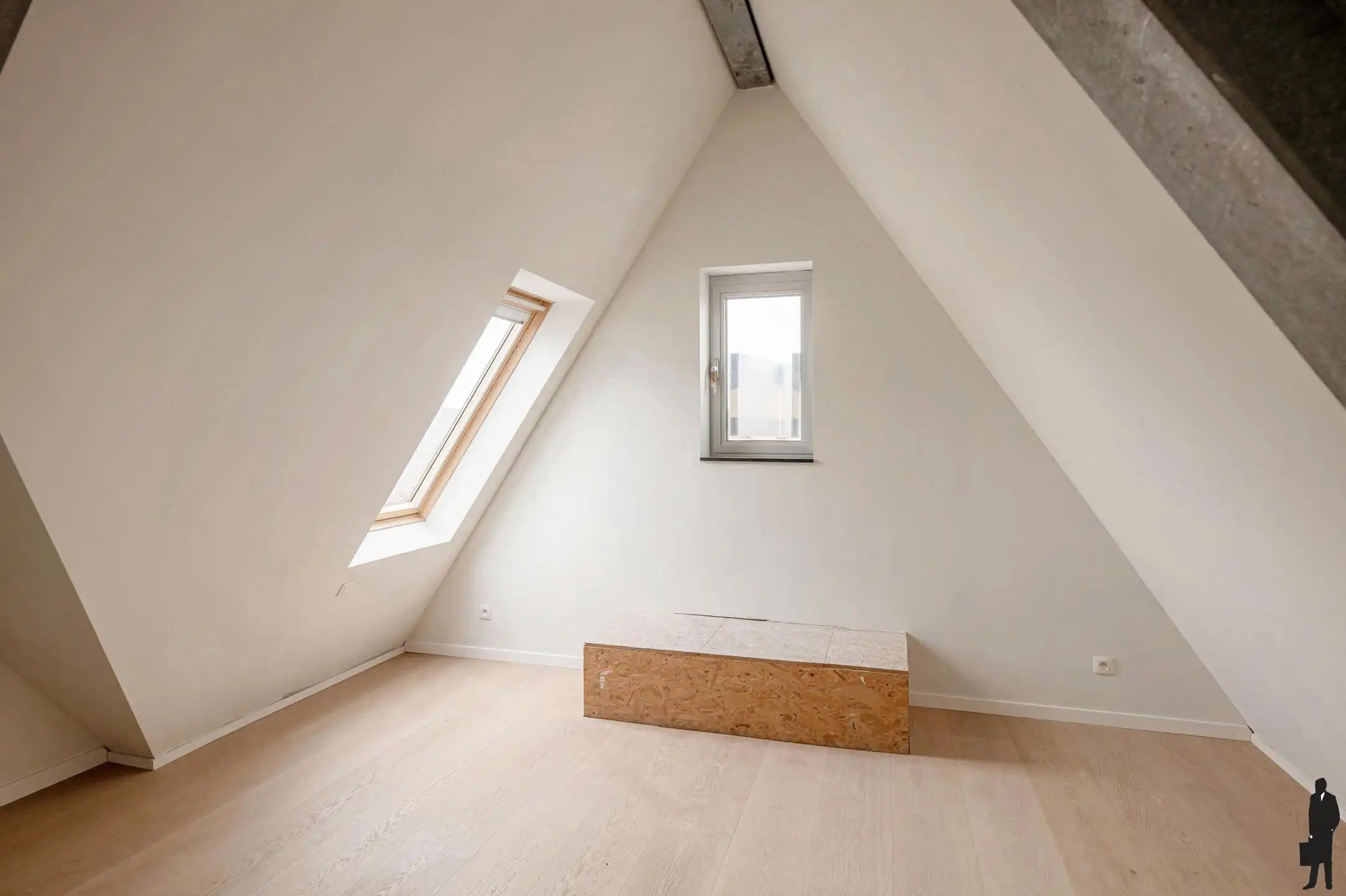 Charmante gerenoveerde duplex met 2 slaapkamers foto 8