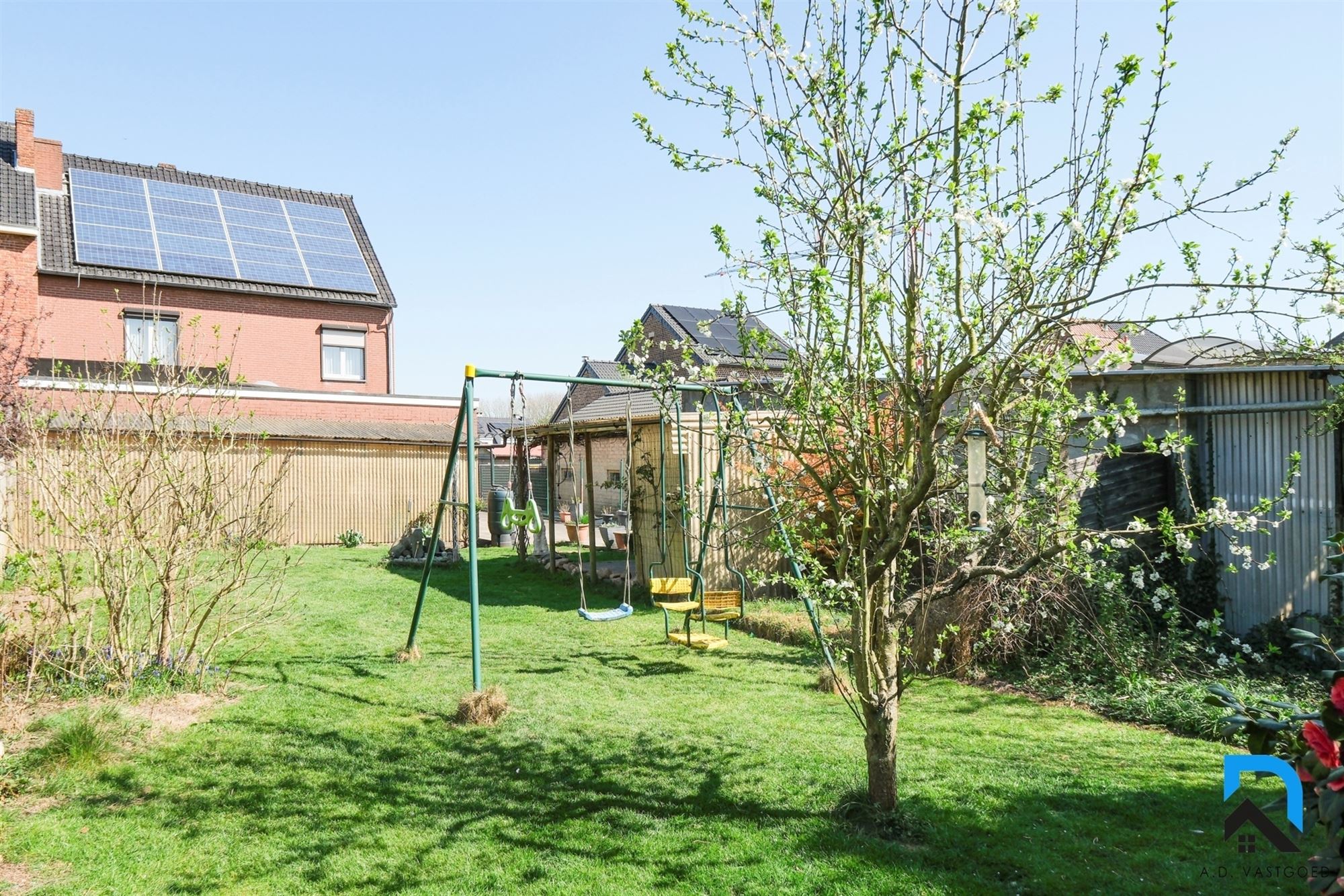 Ruime woning met tuin nabij het centrum van Bilzen foto 2