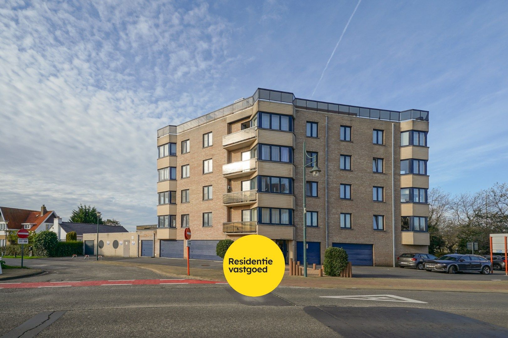 Instapklaar 2-slaapkamerappartement met ruim terras vlakbij het strand te Bredene foto 2