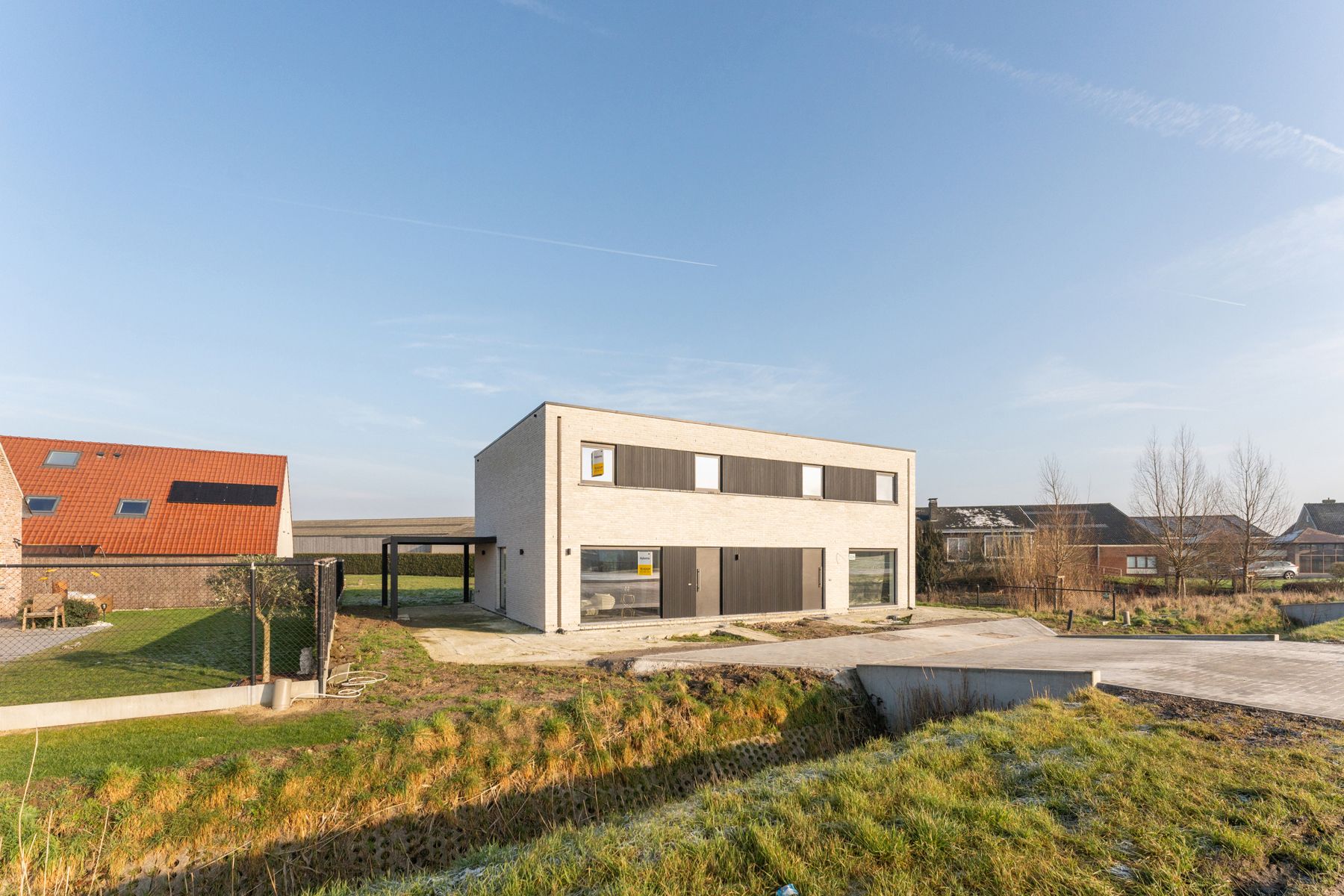 Moderne, halfopen woningen foto 4