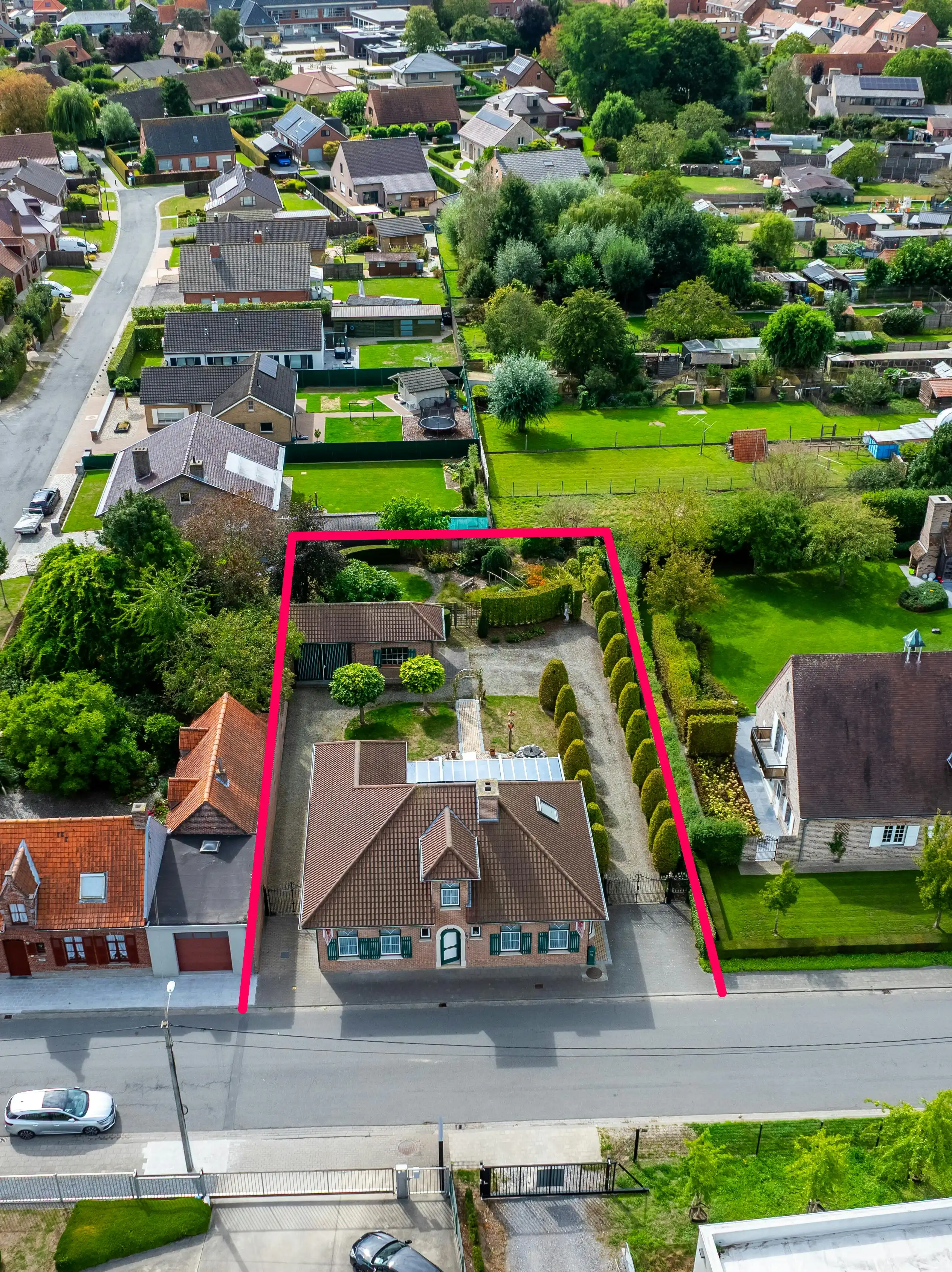 Hoogwaardige alleenstaande villa te koop in Langemark op 1.005m² foto 3