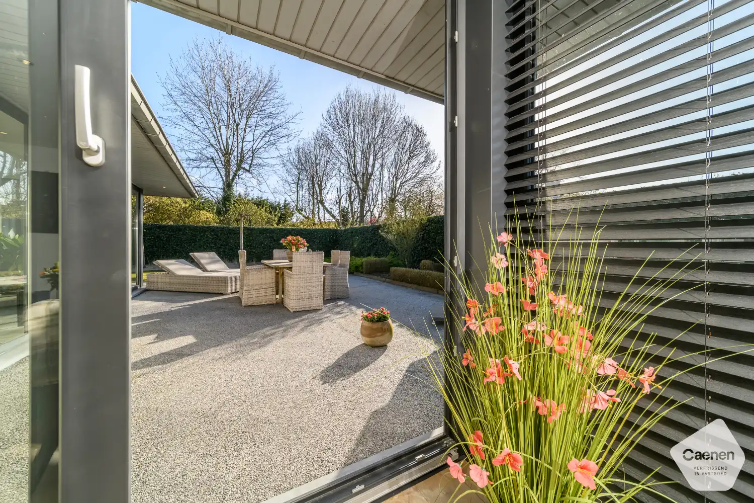 Moderne, energiezuinige villa met hoogwaardige afwerking op een mooi perceel in Sint-Idesbald foto 6